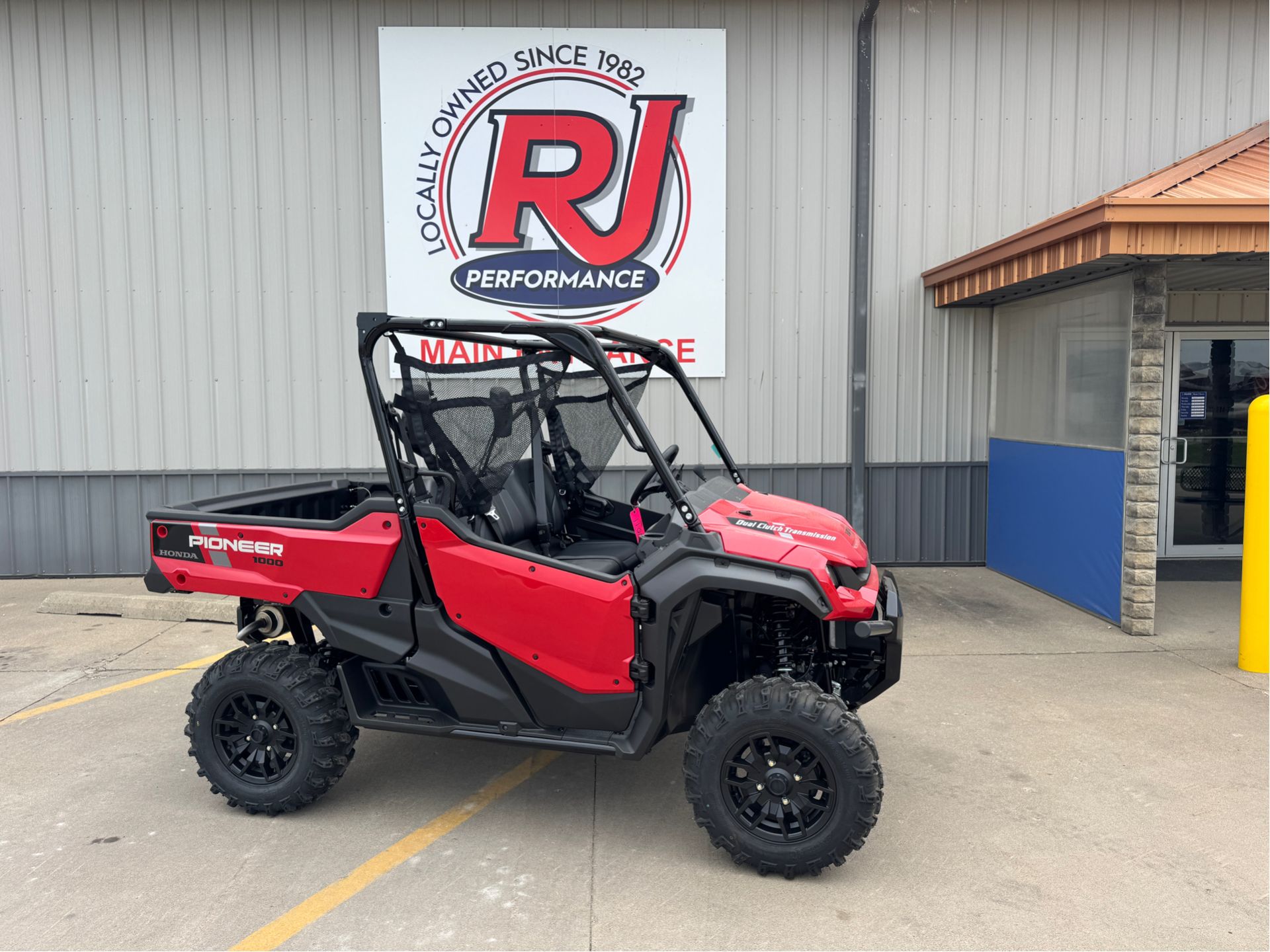 Honda Pioneer 1000 Deluxe Image