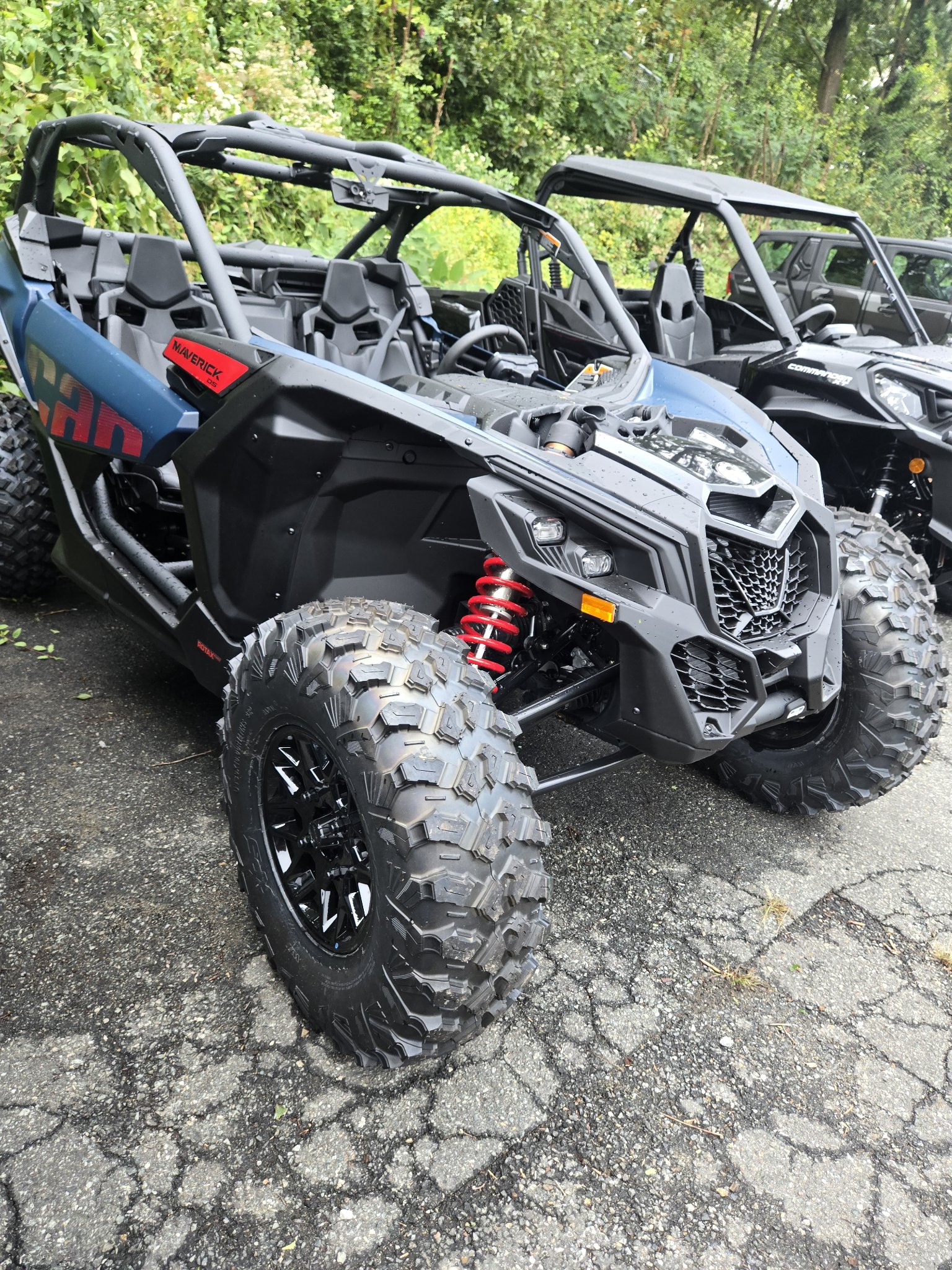 New 2026 Can-Am Maverick X3 DS TURBO Scandi Blue / Orange Crush