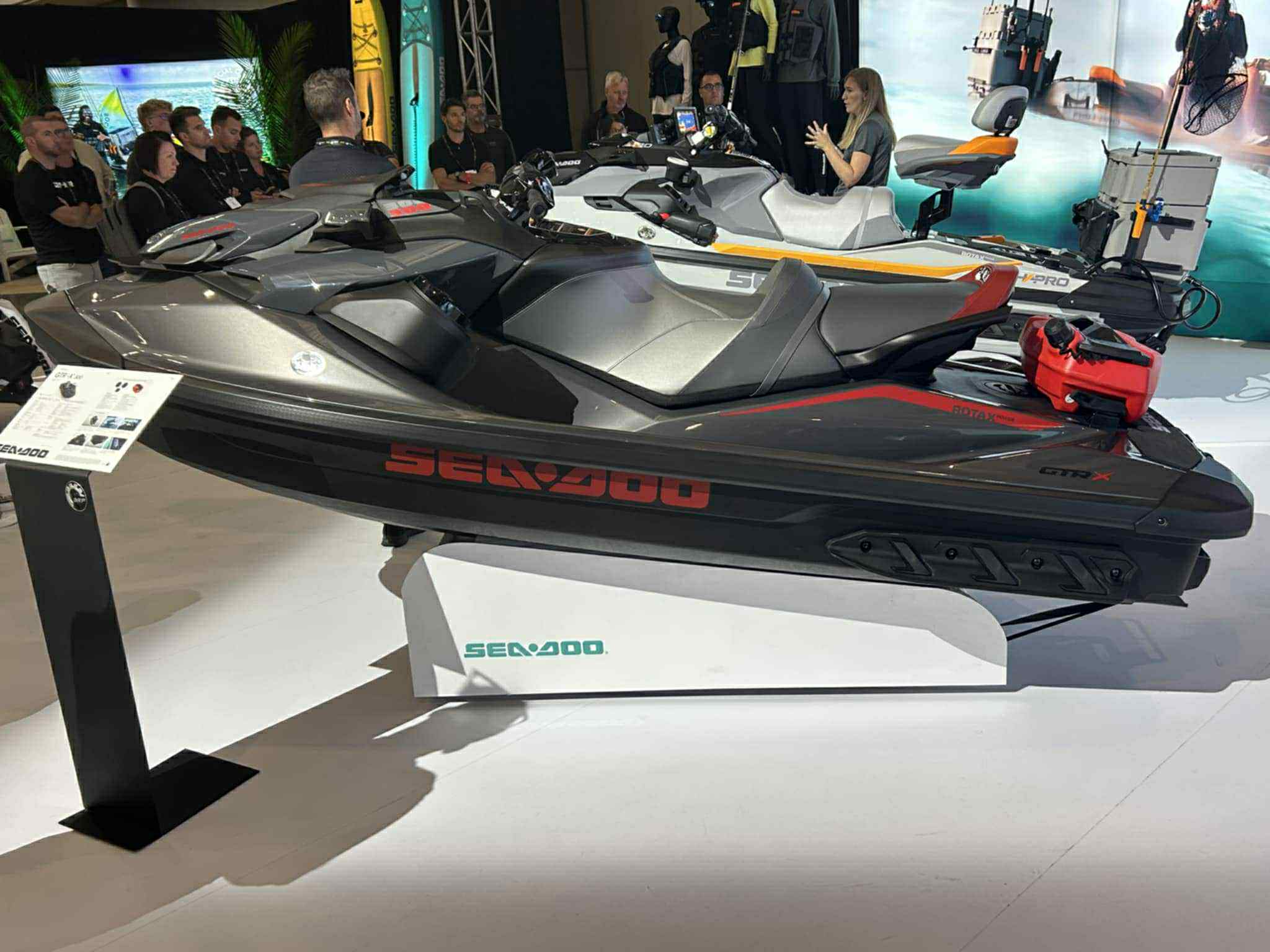 EXILE　フリスビー　USA Shane Van Gisbergen #9 2025 Quad Lock 1:64 Hard Top Die-Cast