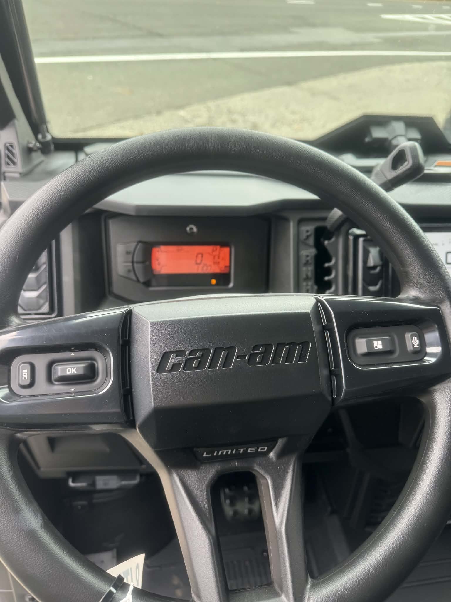 2026 Can-Am™ Defender Limited HD11 10