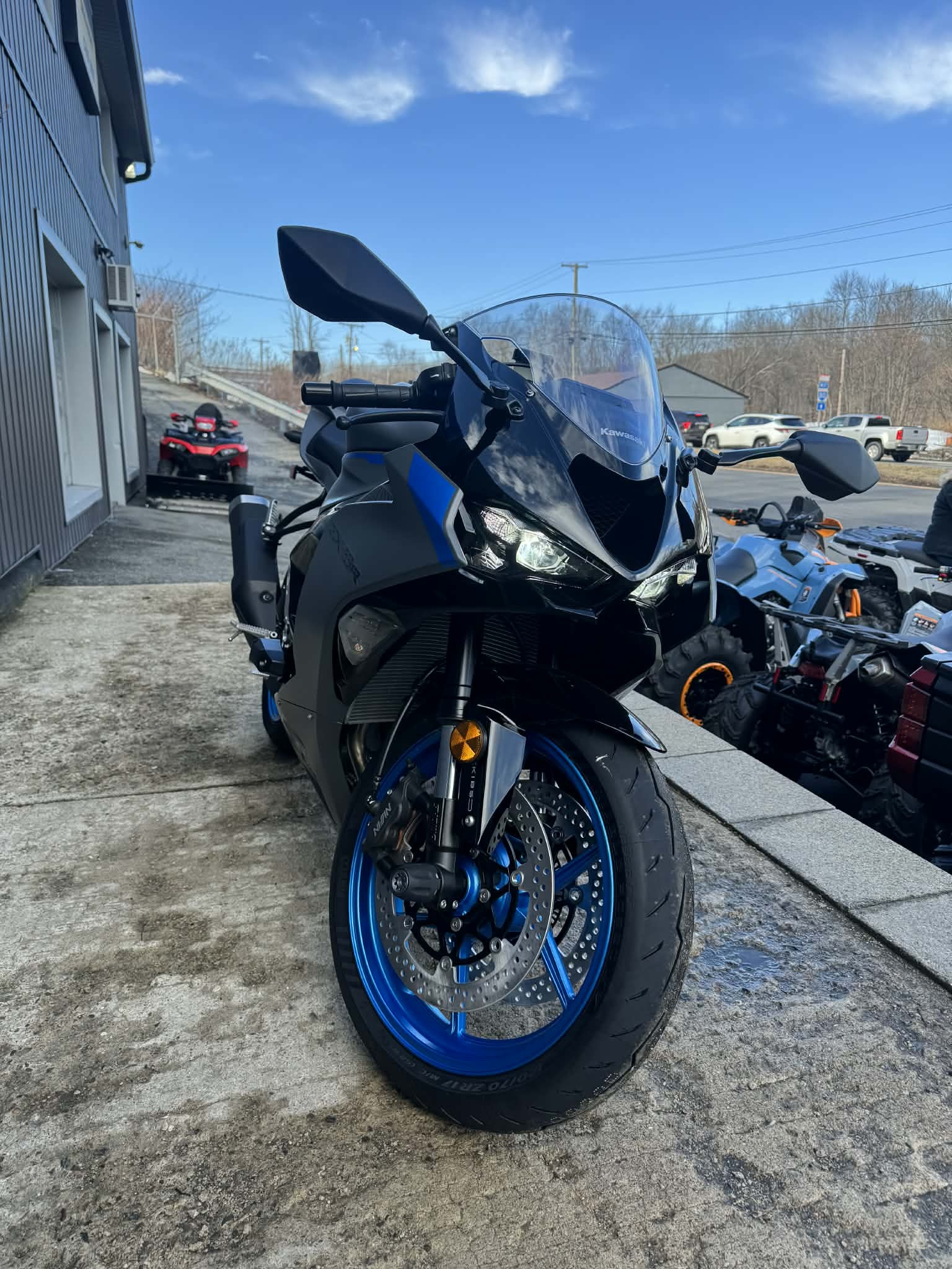 New 2026 Kawasaki Ninja® ZX™-6R ABS Metallic Matte Graphenesteel