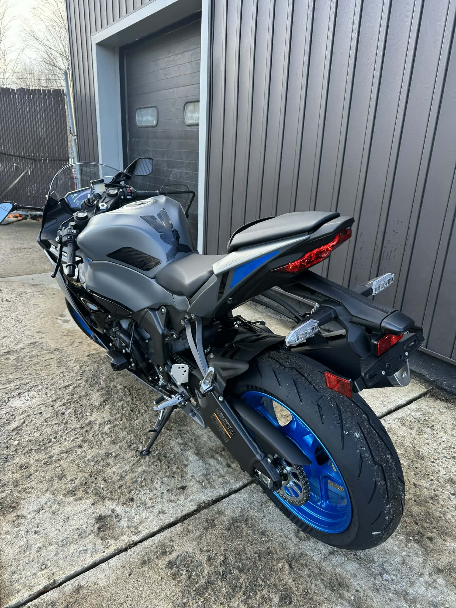 New 2026 Kawasaki Ninja® ZX™-6R ABS Metallic Matte Graphenesteel