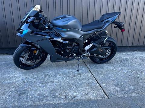 New 2025 Kawasaki Ninja ZX-6R Metallic Matte Dark Gray New 2025 Kawasaki Ninja ZX-6R Metallic Matte Dark Gray