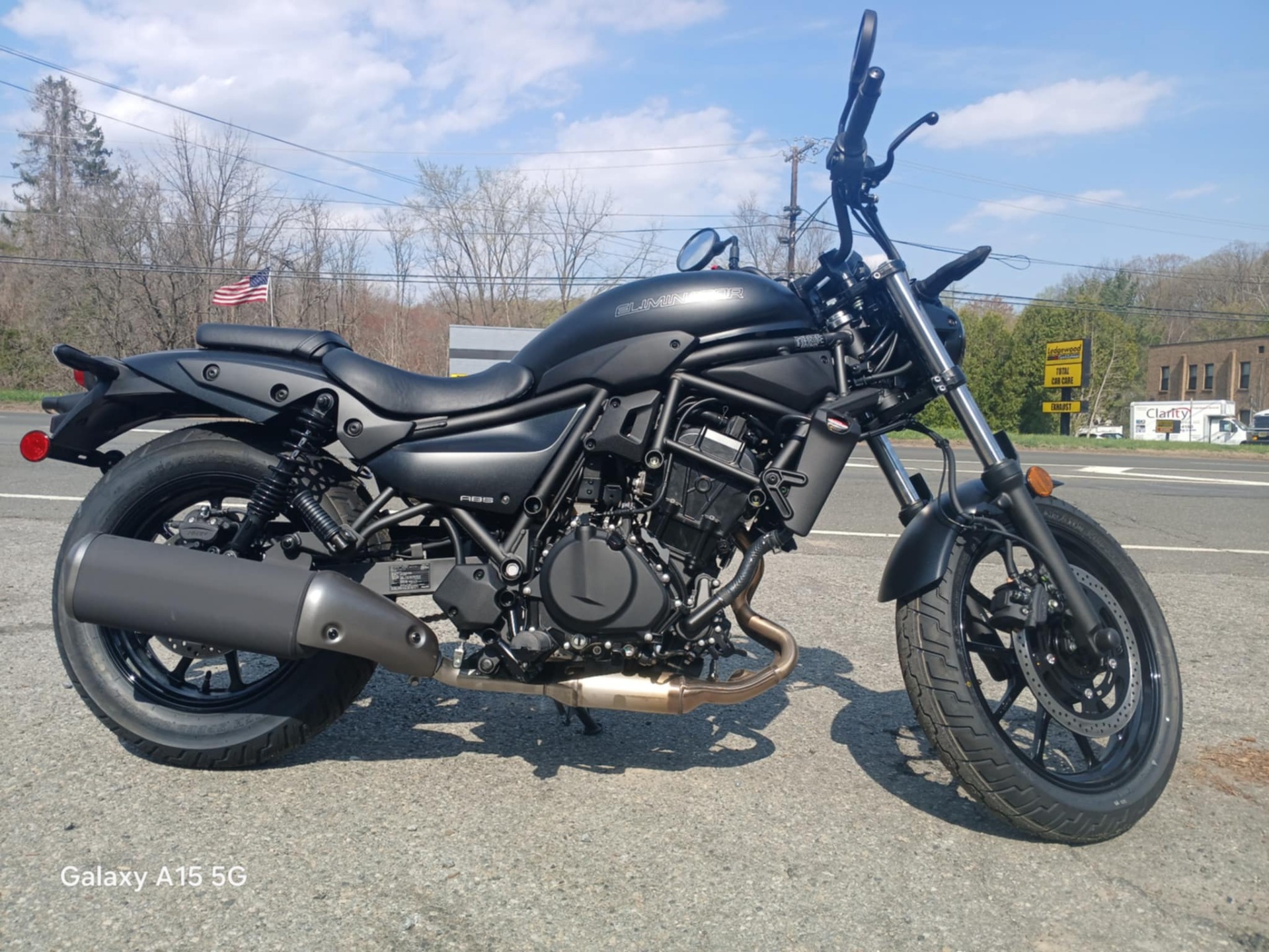 ELIMINATOR ブラックタンク Kawasaki ELIMINATOR | 扱いやすいストリートクルーザー