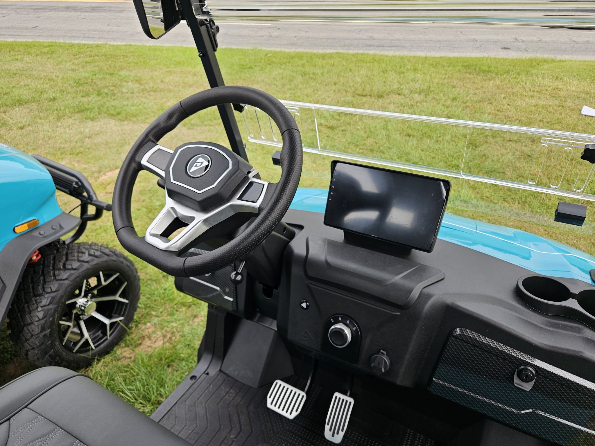 2026 Denago EV Rover photo 6