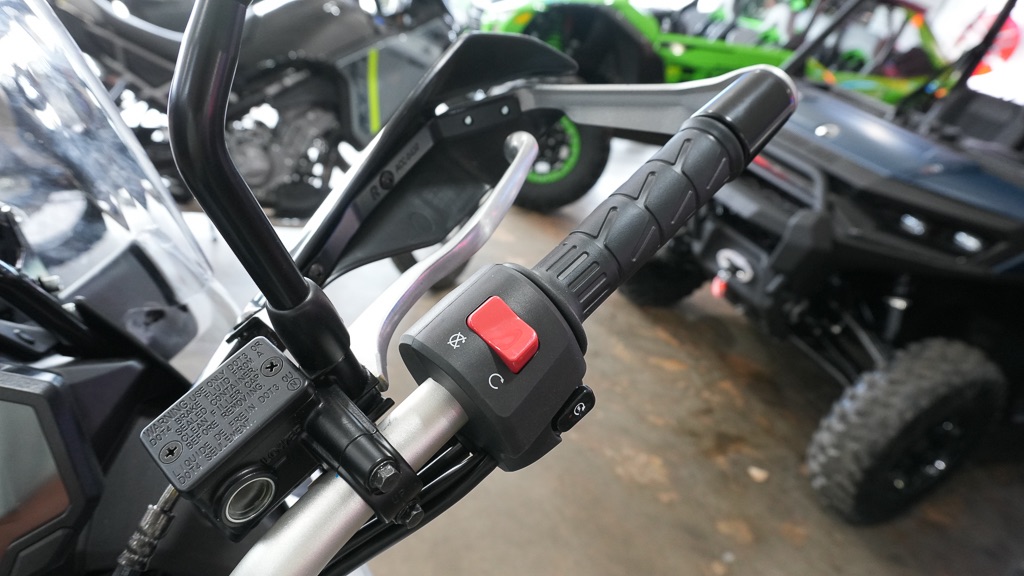 2026 Kawasaki KLE®500 SE ABS 9