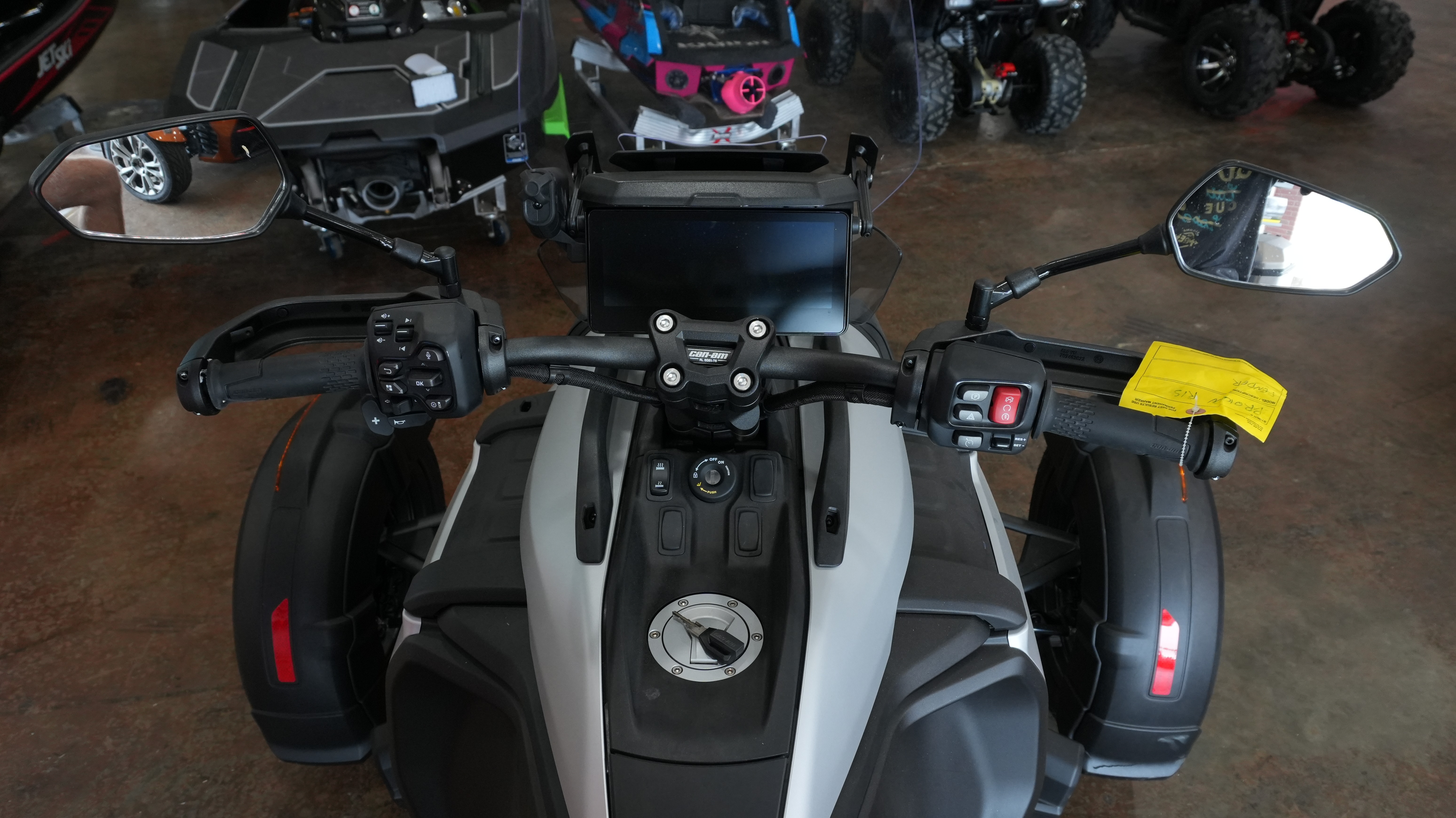 2025 Can-Am™ Canyon XT 7