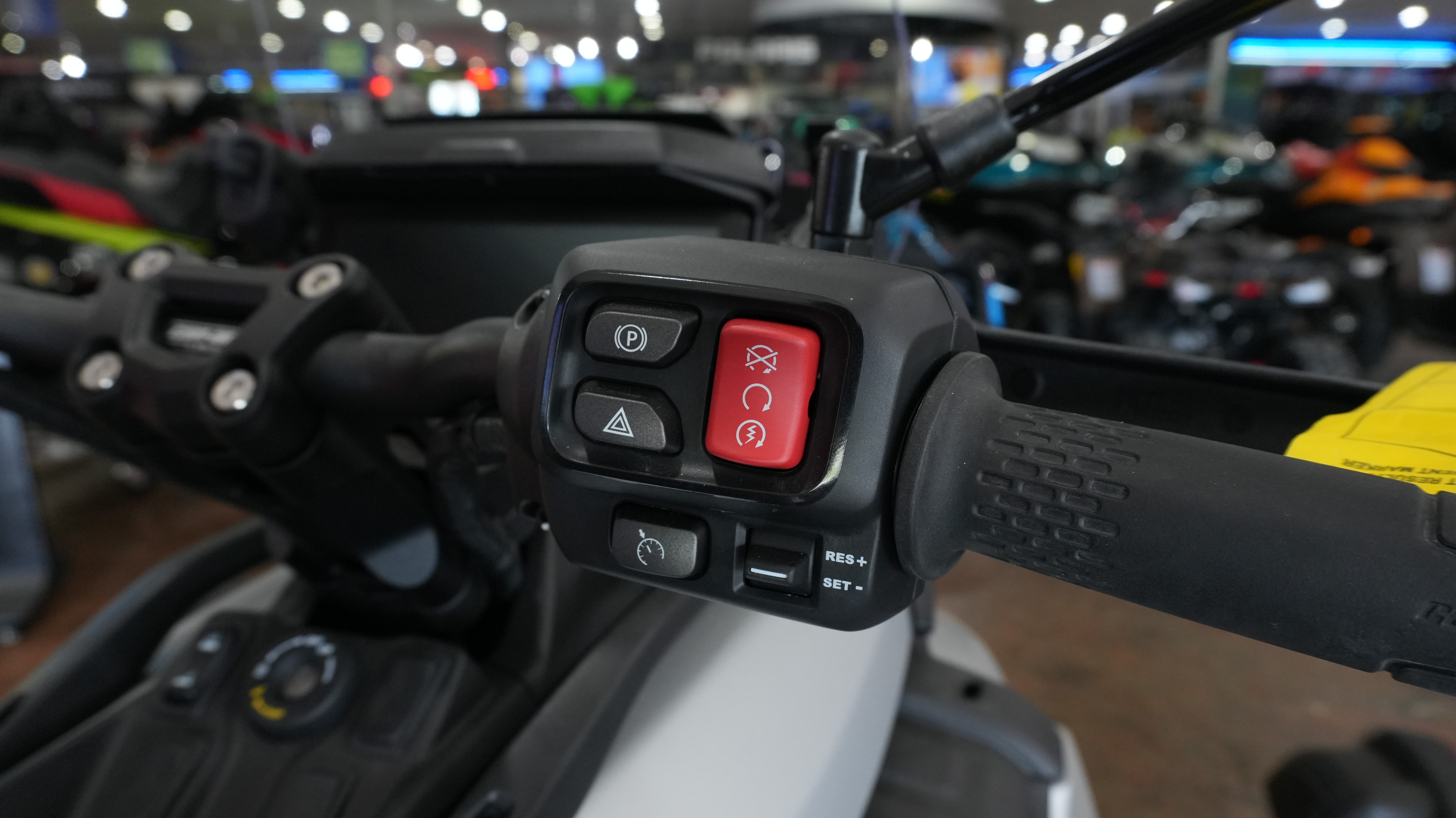 2025 Can-Am™ Canyon XT 8