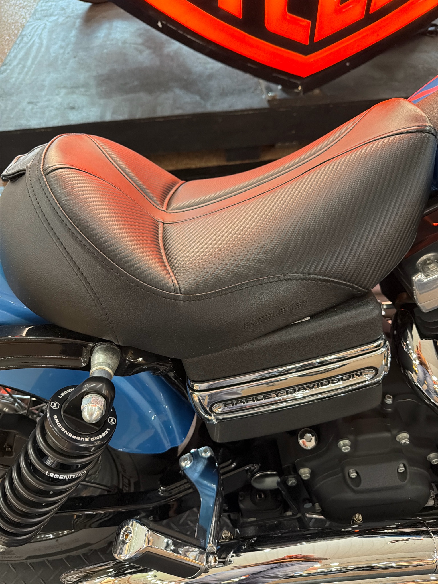 2011 Harley-Davidson Dyna® Street Bob® 6