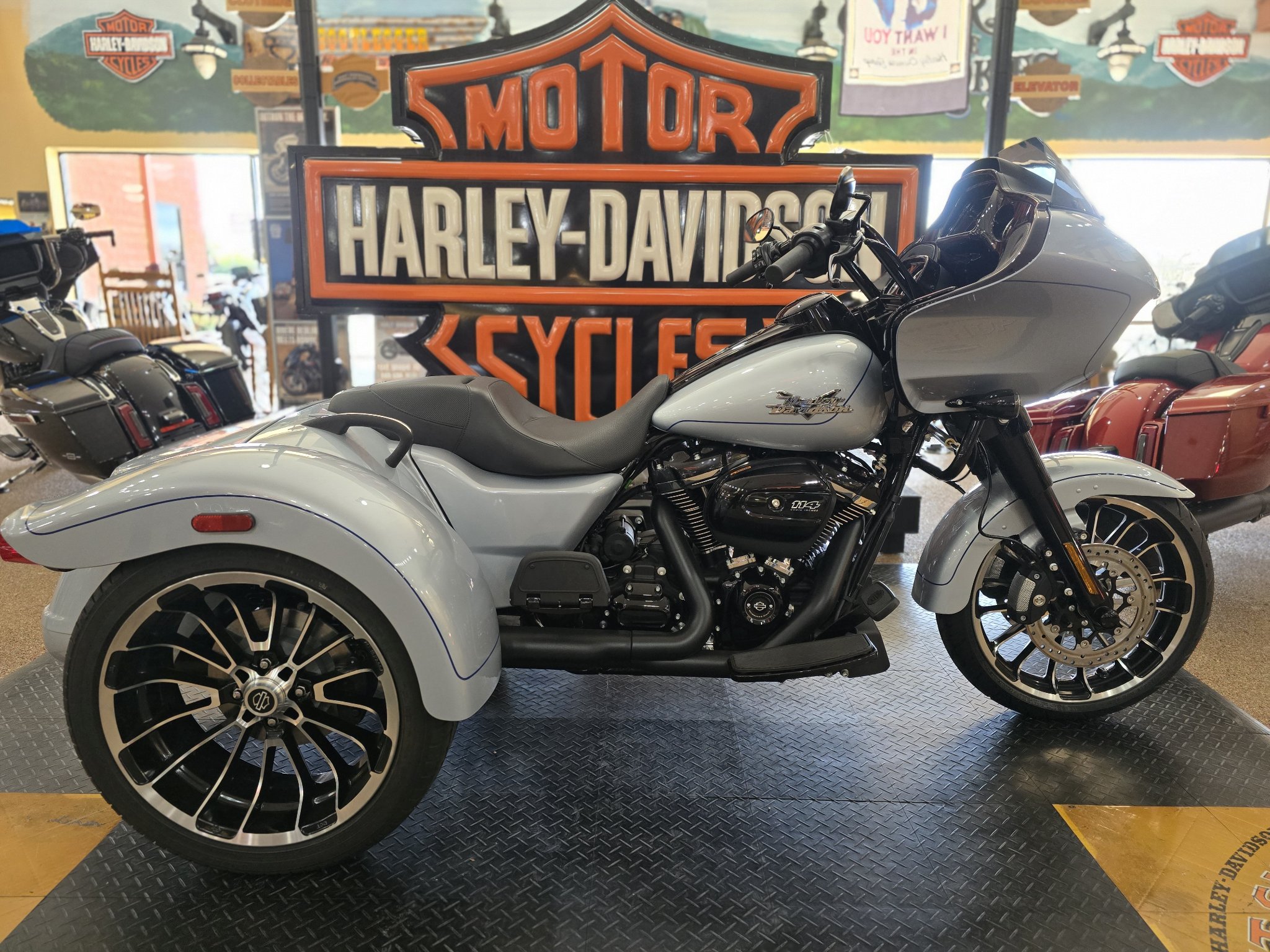 2024 Harley-Davidson Road Glide® 3 2