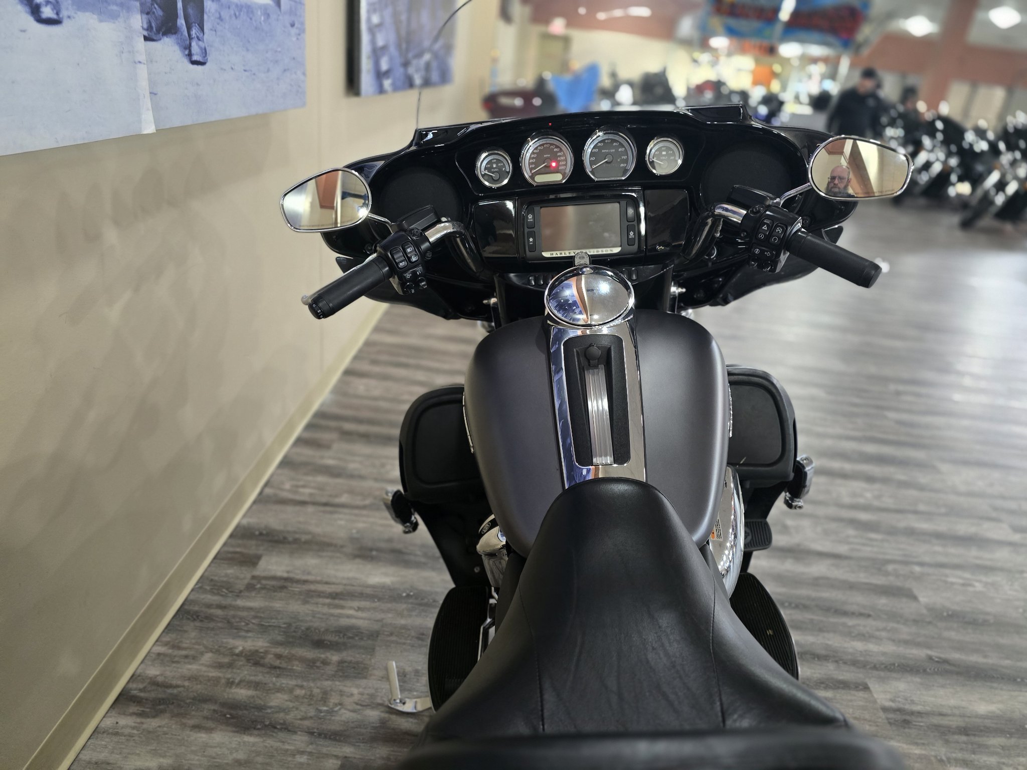 2017 Harley-Davidson Electra Glide® Ultra Classic® 8