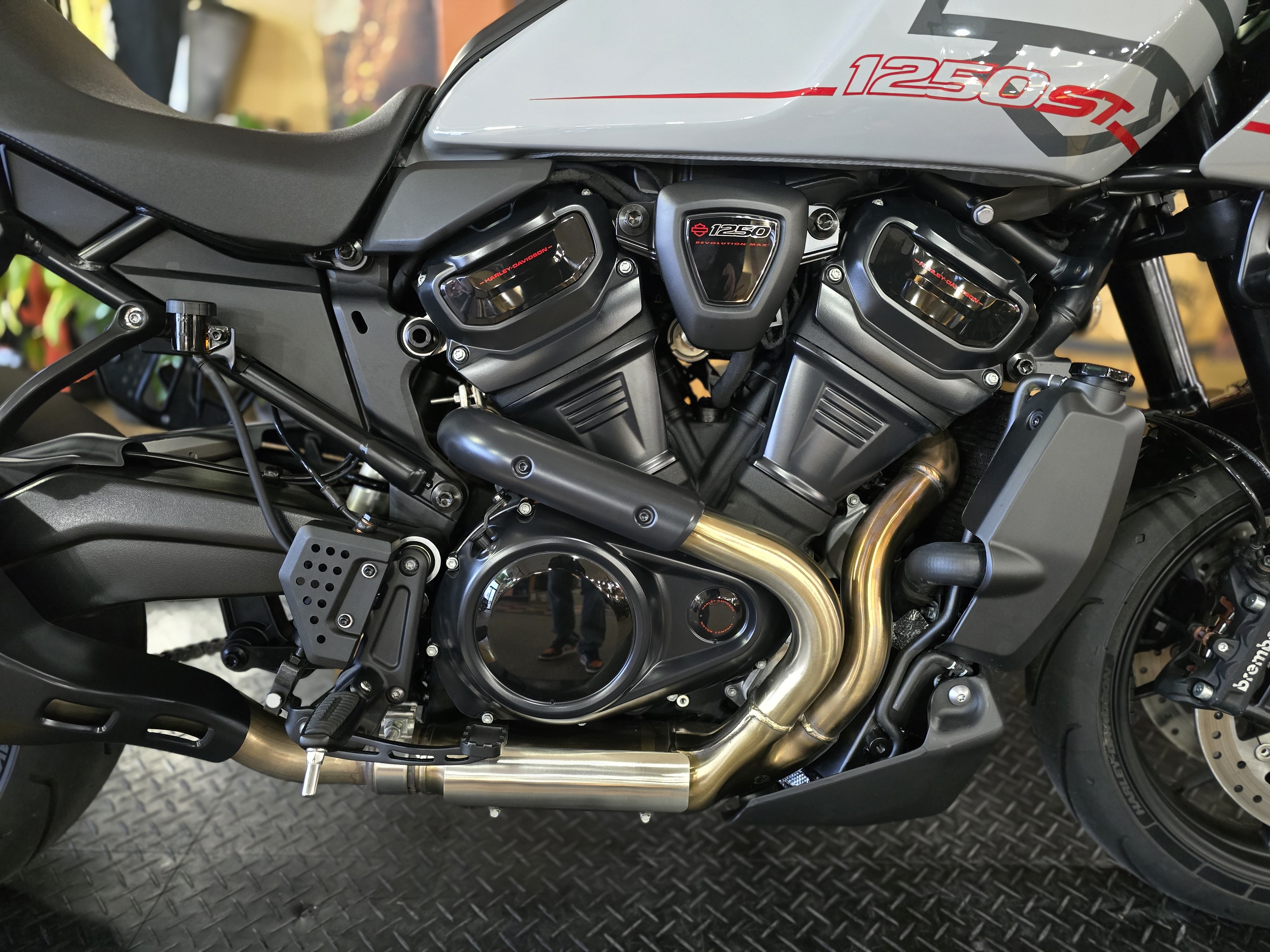 2025 Harley-Davidson Pan America® 1250 ST 3