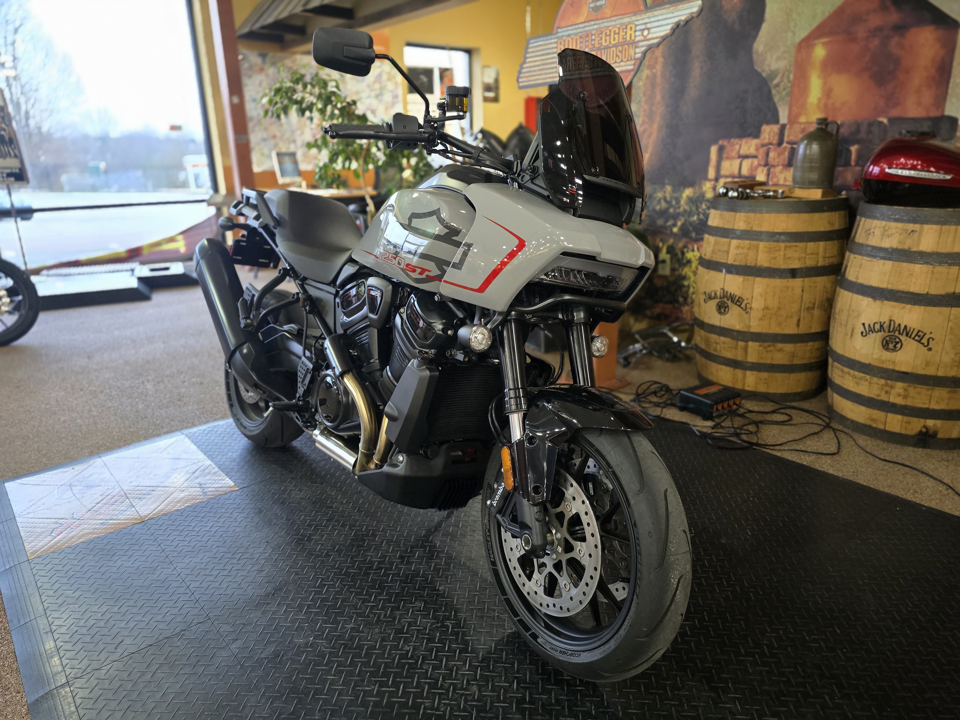2025 Harley-Davidson Pan America® 1250 ST 4