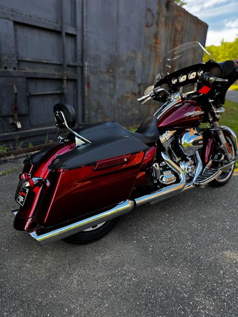 2016 Harley-Davidson Street Glide® Special in Augusta, Maine - Photo 5