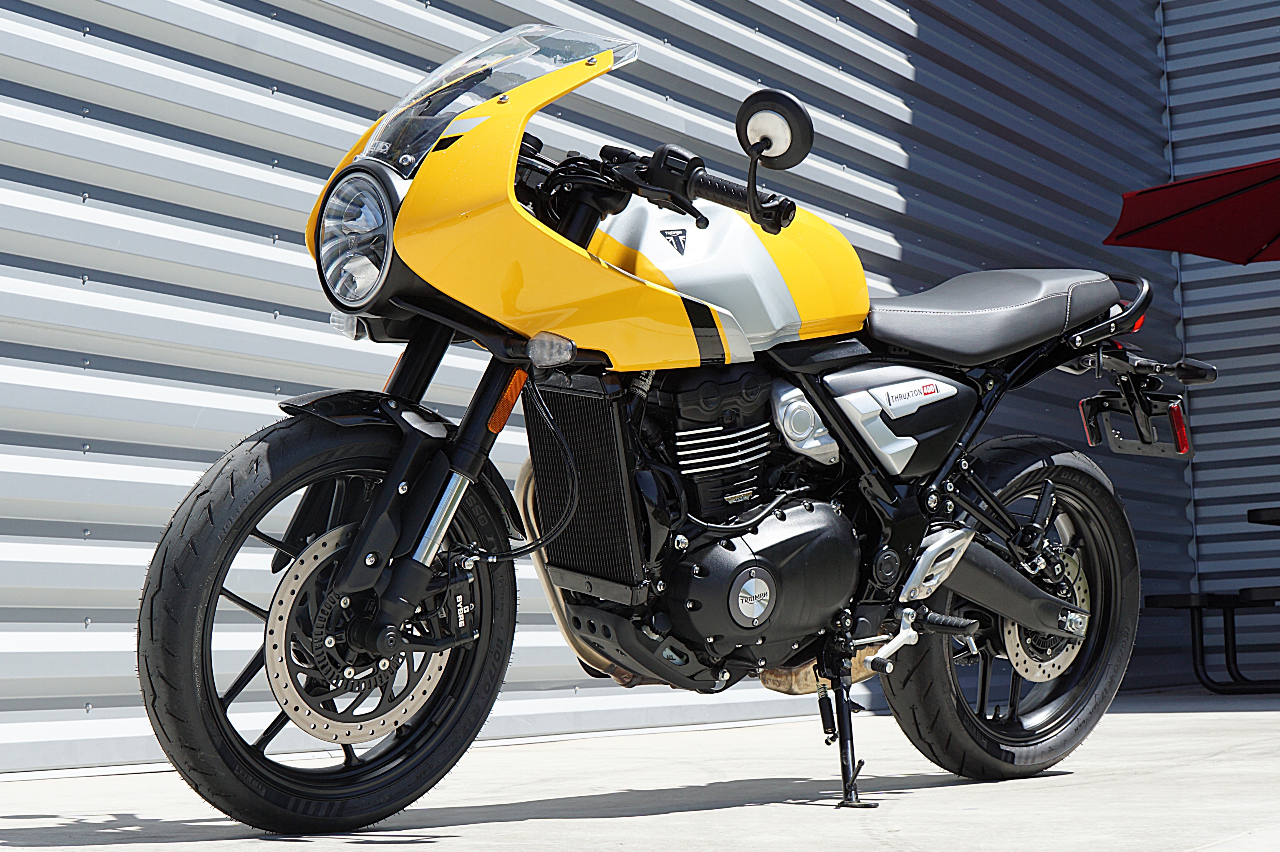 2026 Triumph Thruxton 400
