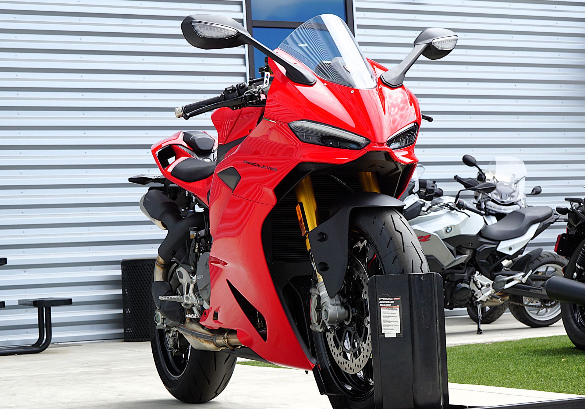 New 2025 Ducati Panigale V2 S Specs, Photos, Price For Sale in