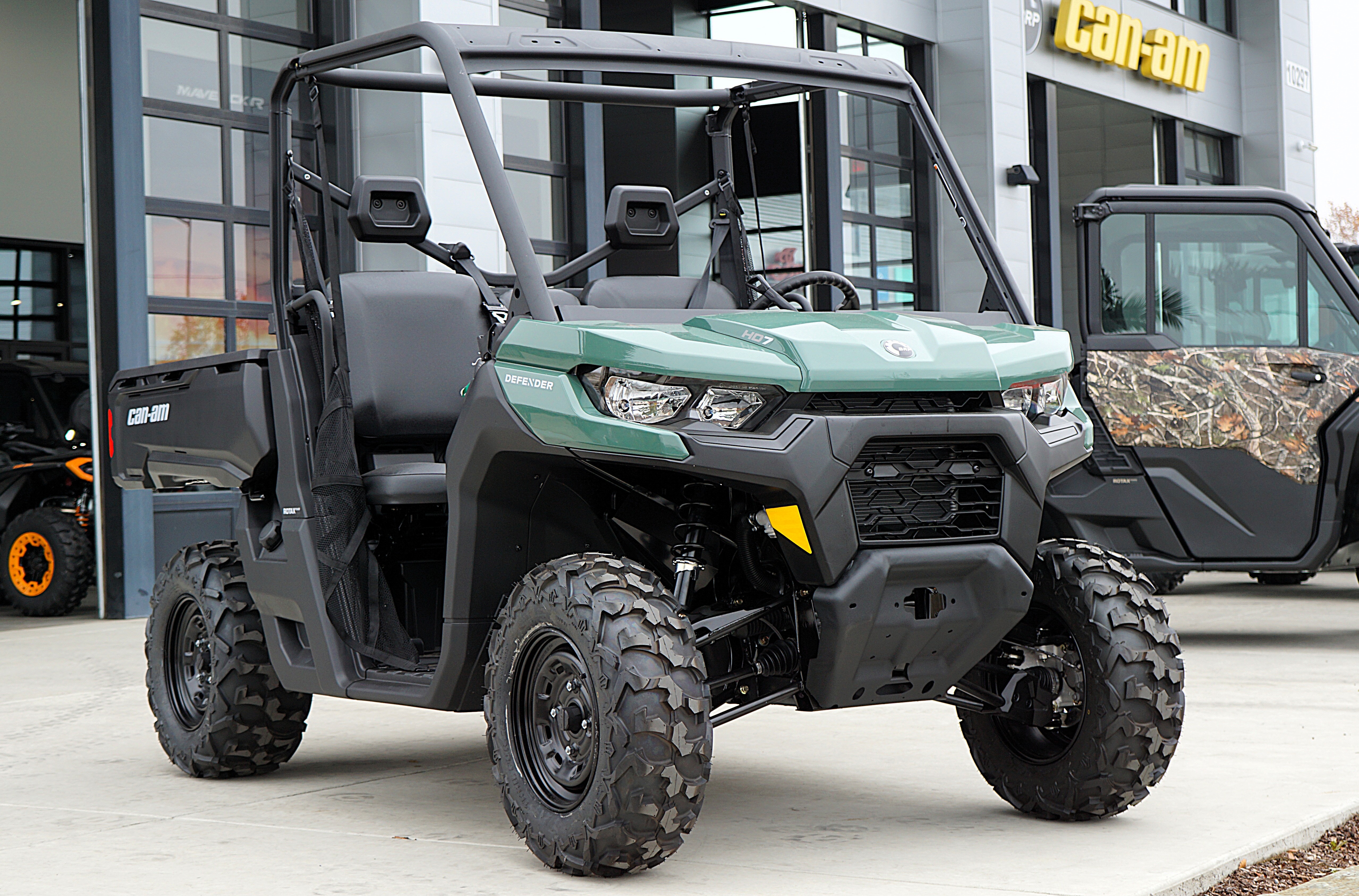2026 Can-Am Defender DPS HD7