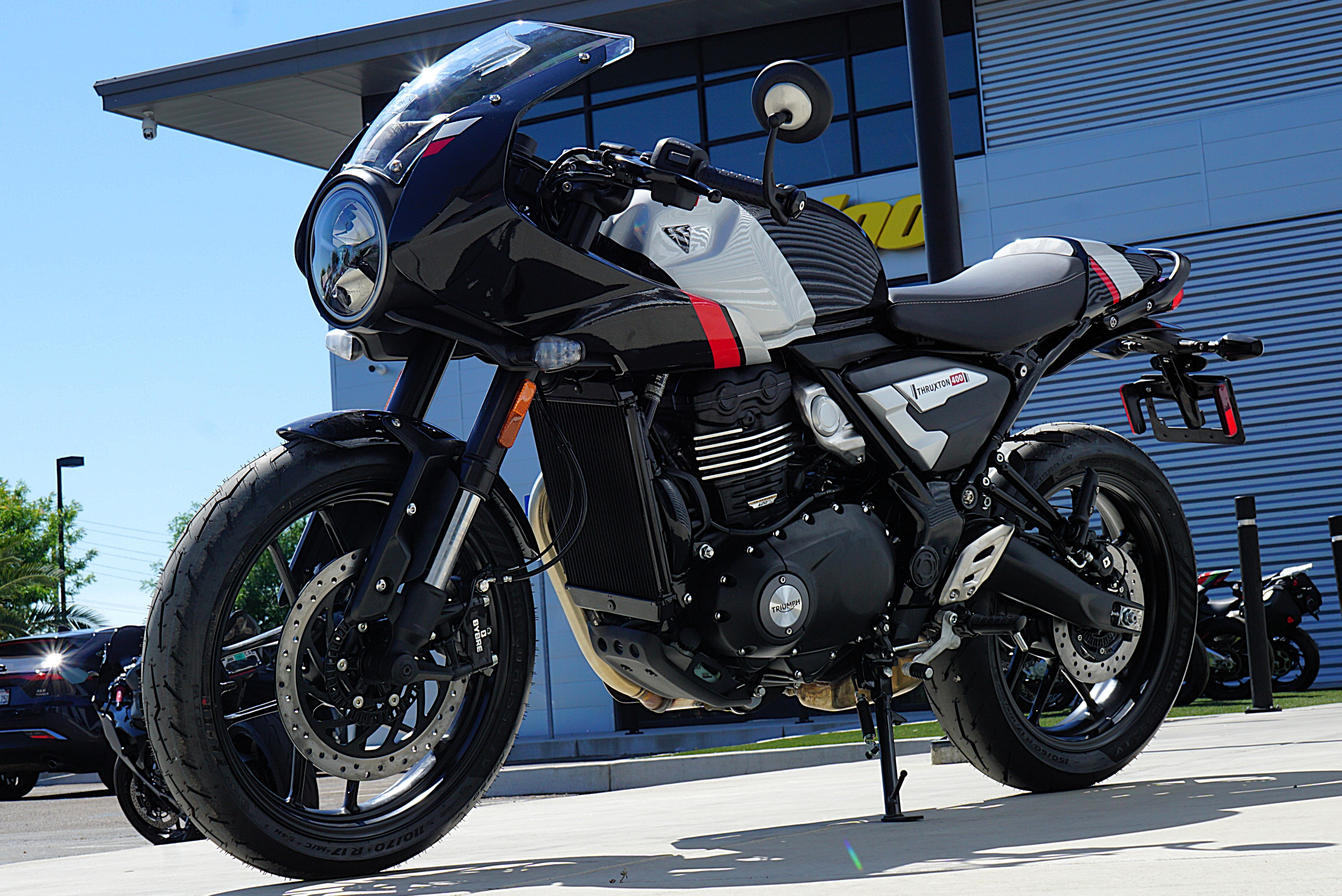 2026 Triumph Thruxton 400