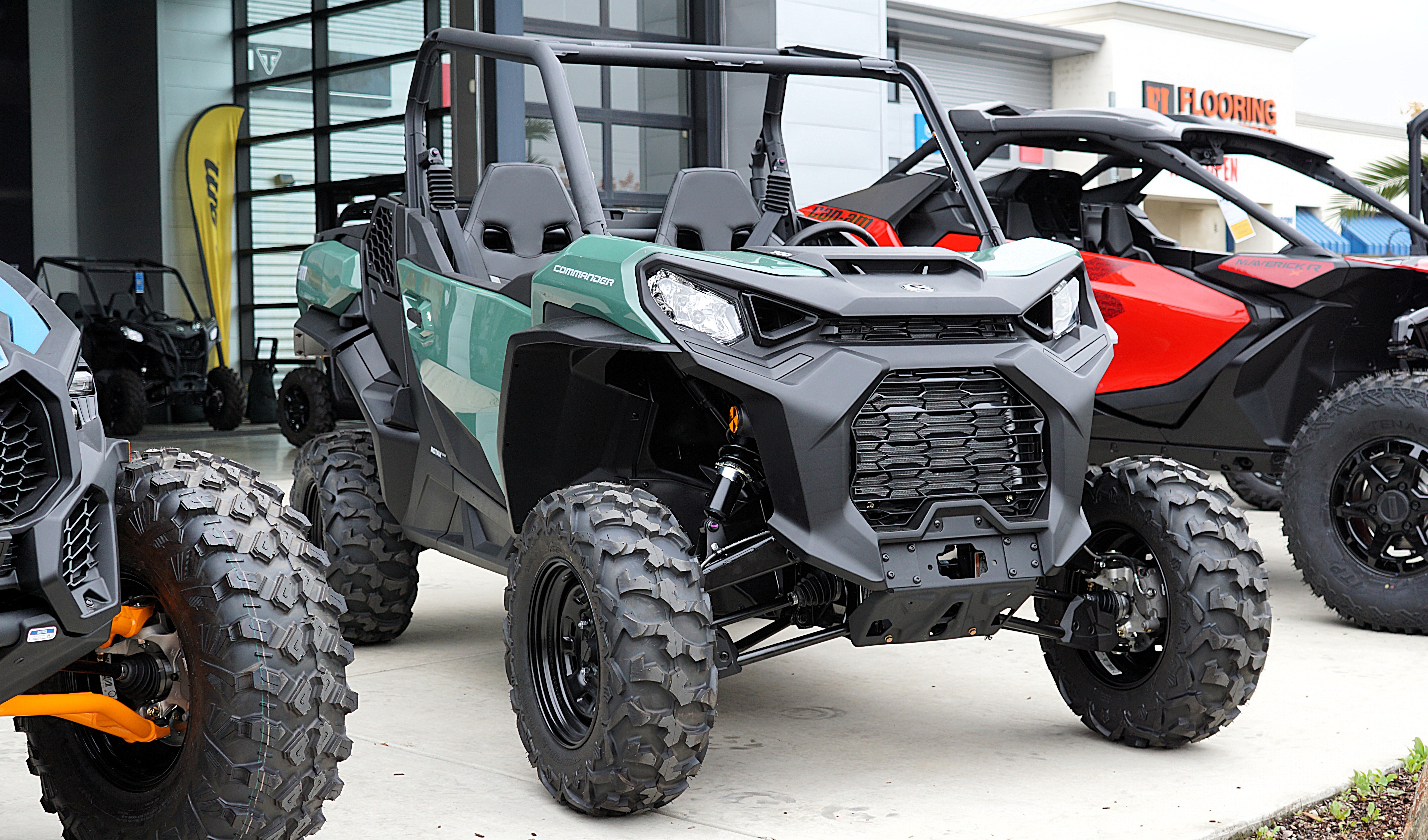 2026 Can-Am Commander DPS 700