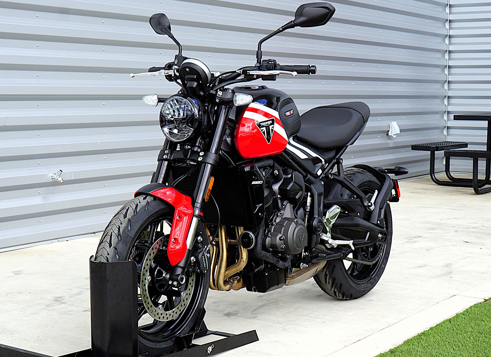 New 2025 Triumph Trident 660 | Specs, Photos, Price | For Sale in