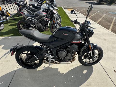 激レア　BRUNT EDGEPAD 3HANDRED 25 BLACK New 2025 Triumph Trident 660 | Specs, Photos, Price | For Sale in