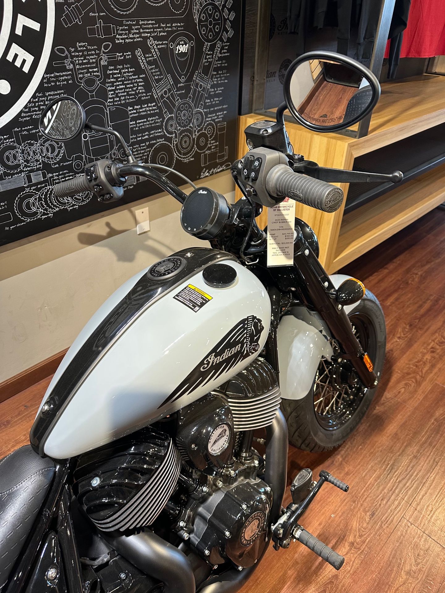 2025 Indian Motorcycle Chief Bobber Dark Horse® in Hollister, California - Photo 11