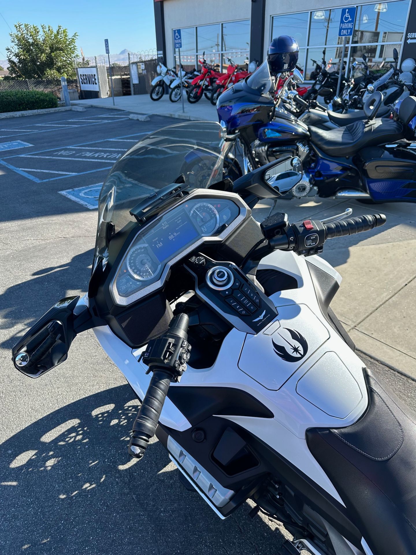 2018 Honda Gold Wing Tour in Hollister, California - Photo 11