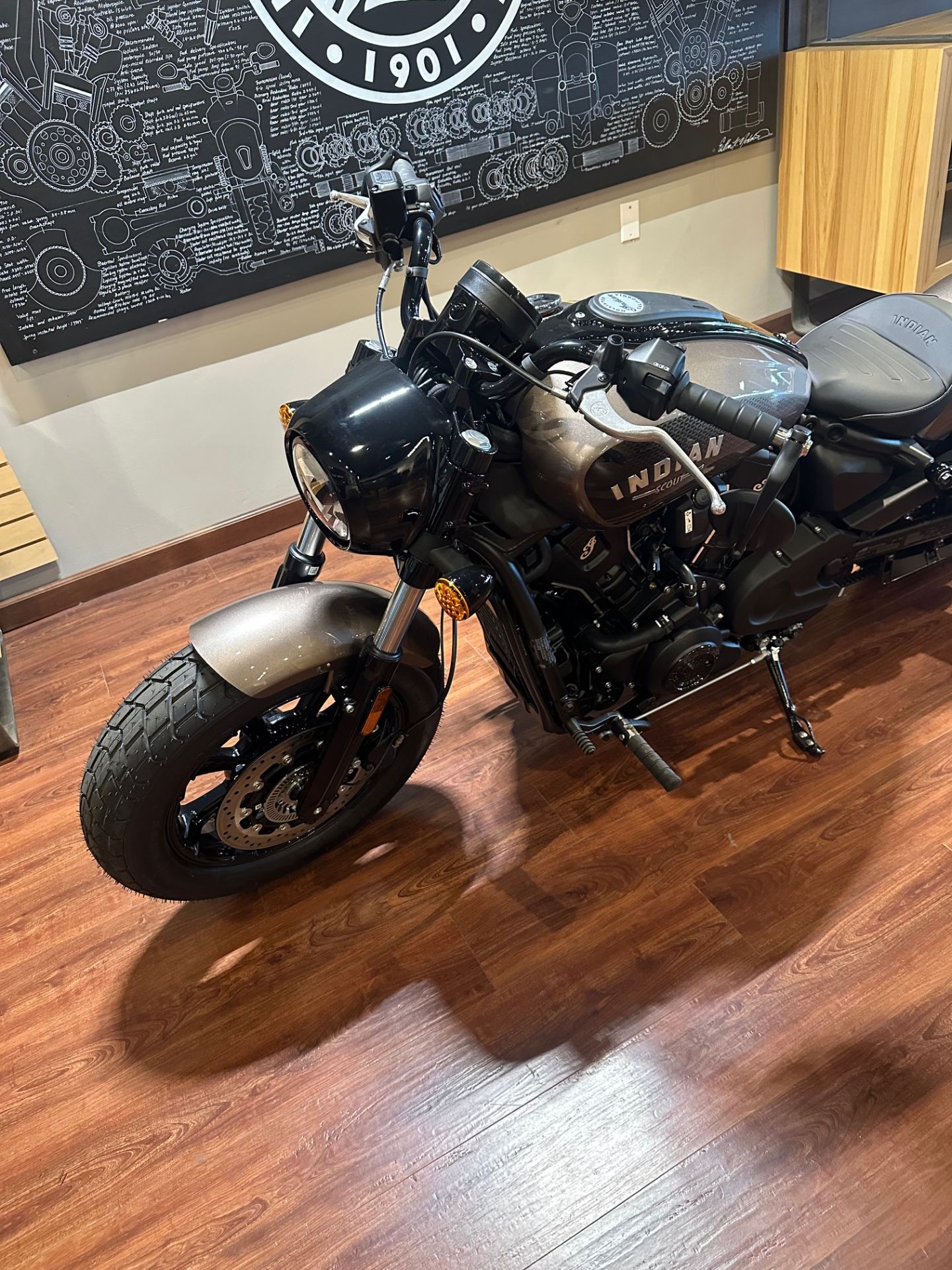 2025 Indian Motorcycle Scout® Bobber Limited +Tech in Hollister, California - Photo 9