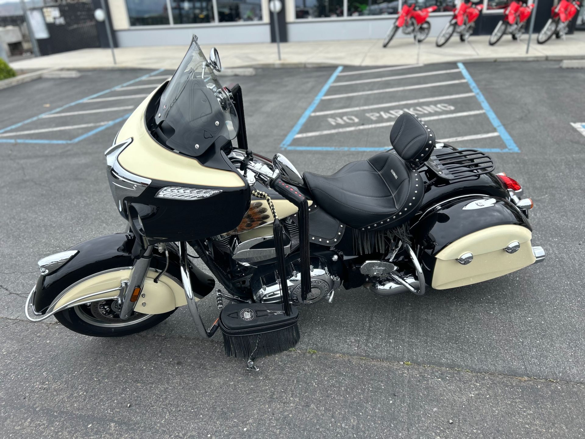 2019 Indian Motorcycle Chieftain® Classic ABS in Hollister, California - Photo 2