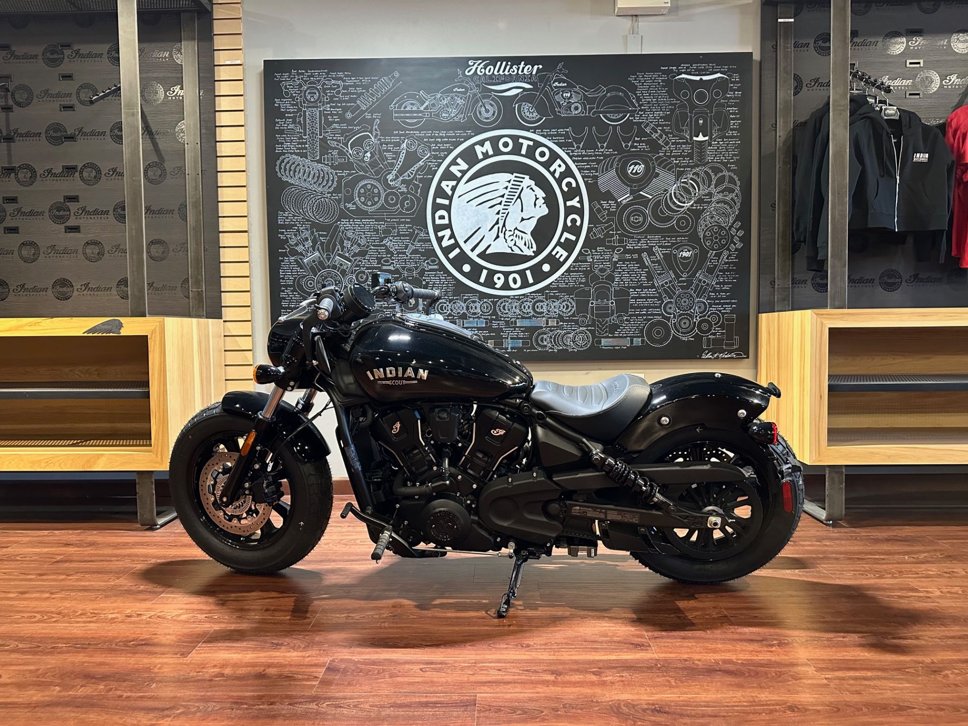2025 Indian Motorcycle Scout® Bobber Limited +Tech in Hollister, California - Photo 2