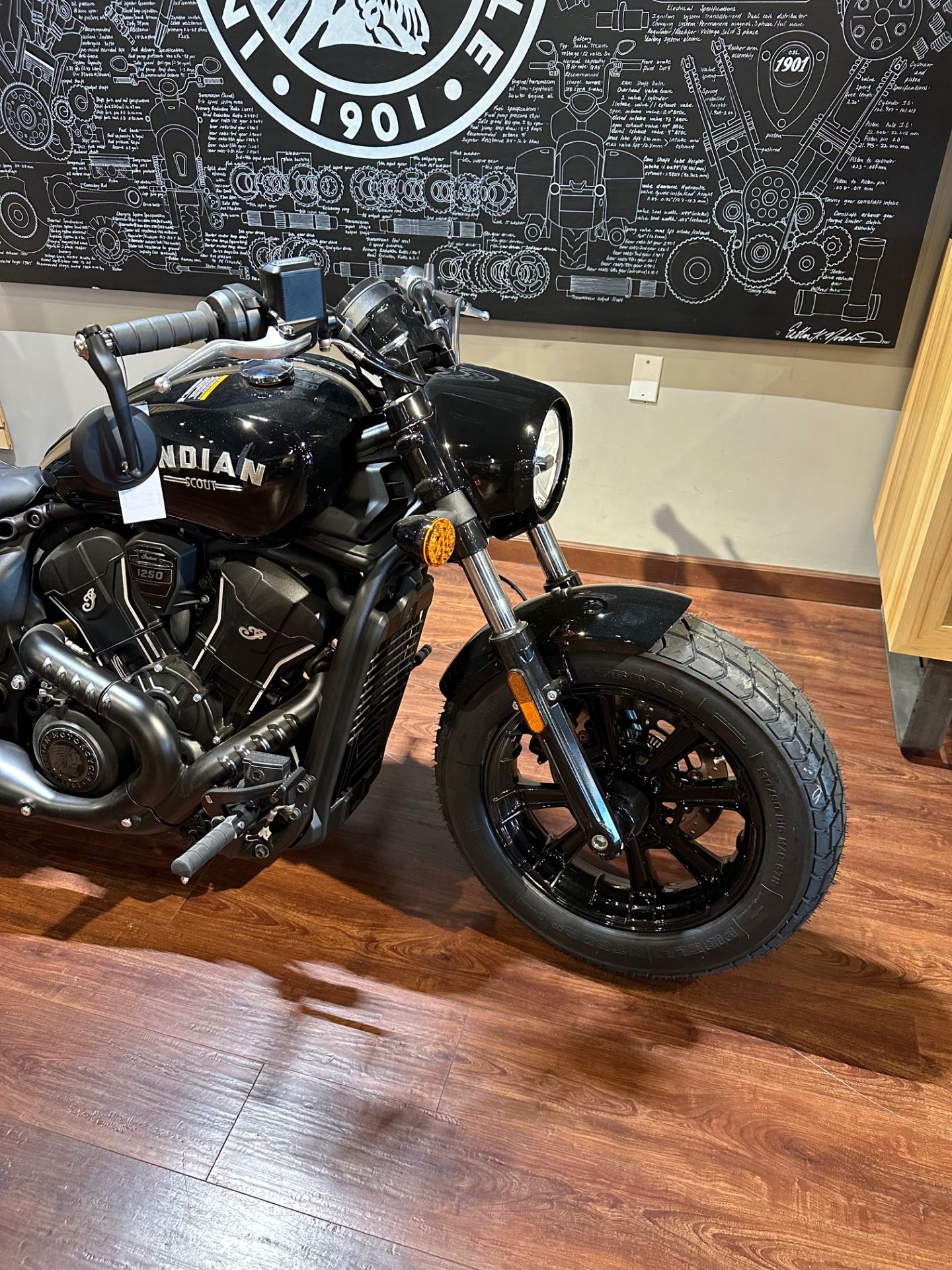 2025 Indian Motorcycle Scout® Bobber Limited +Tech in Hollister, California - Photo 9