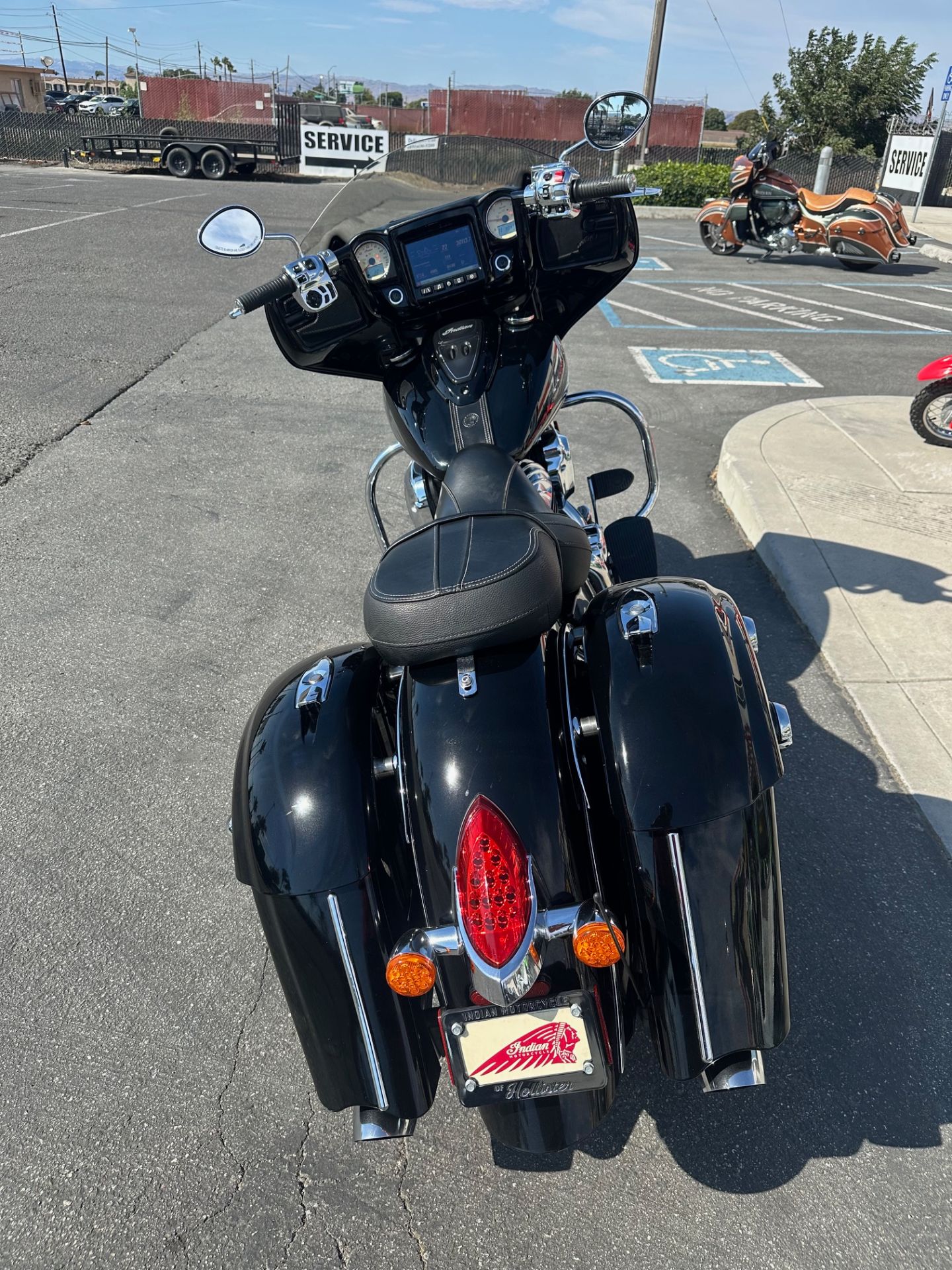 2017 Indian Motorcycle Chieftain® Limited in Hollister, California - Photo 4