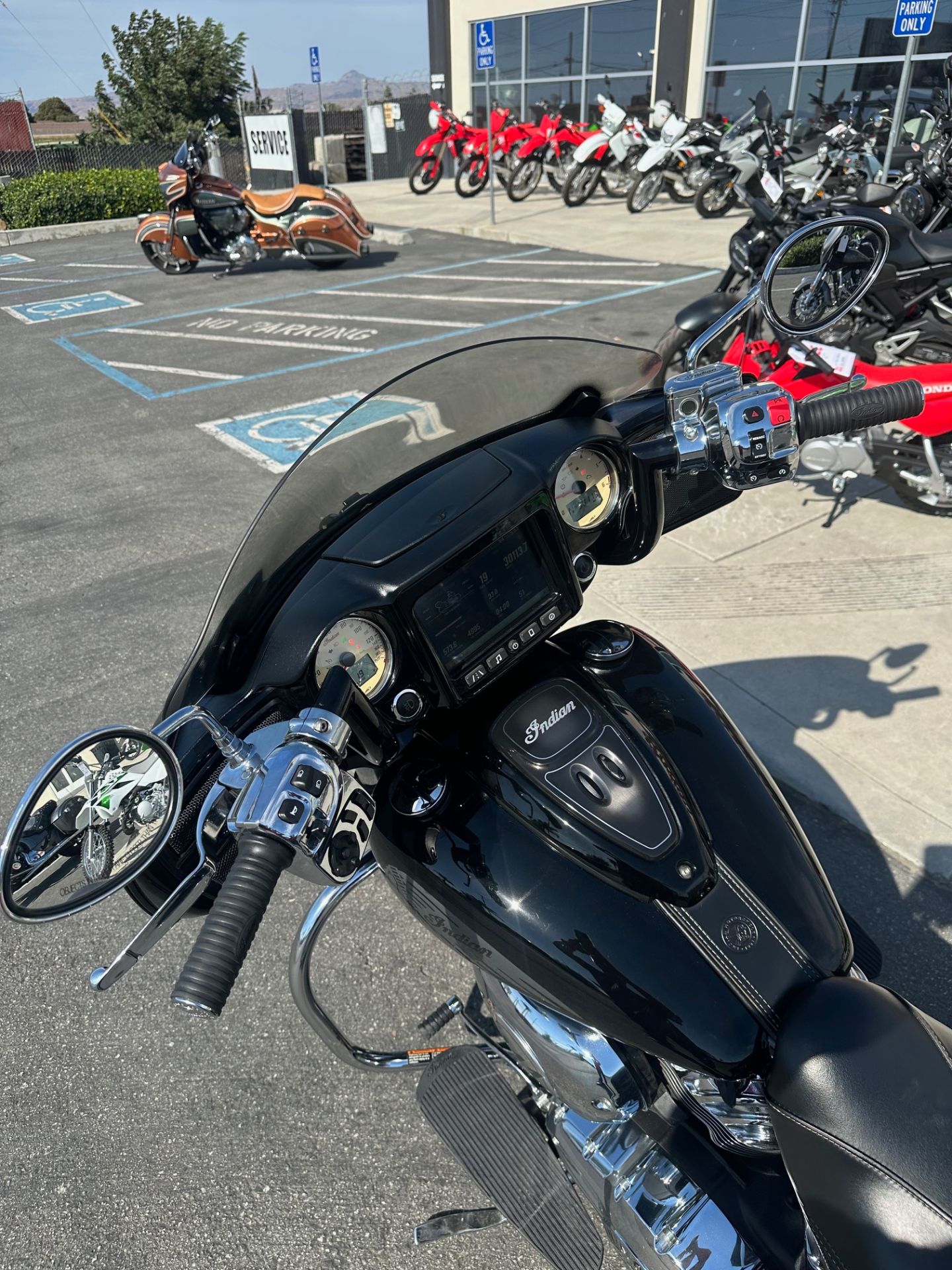 2017 Indian Motorcycle Chieftain® Limited in Hollister, California - Photo 11