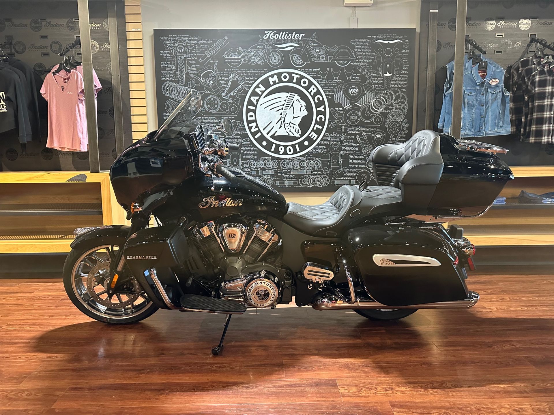 2025 Indian Motorcycle Roadmaster® PowerPlus Limited® with 112 in Hollister, California - Photo 2