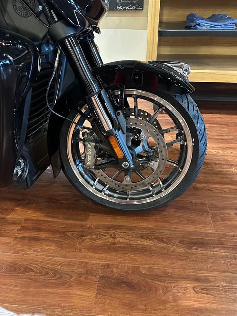 2025 Indian Motorcycle Roadmaster® PowerPlus Limited® with 112 in Hollister, California - Photo 5