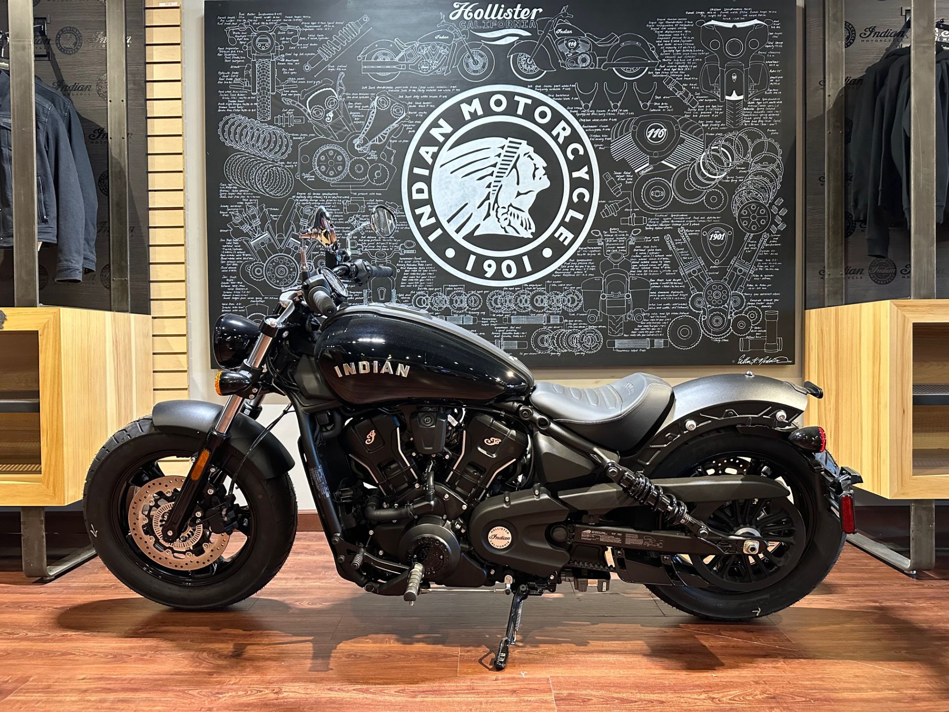 2025 Indian Motorcycle Scout® Sixty Bobber in Hollister, California - Photo 2