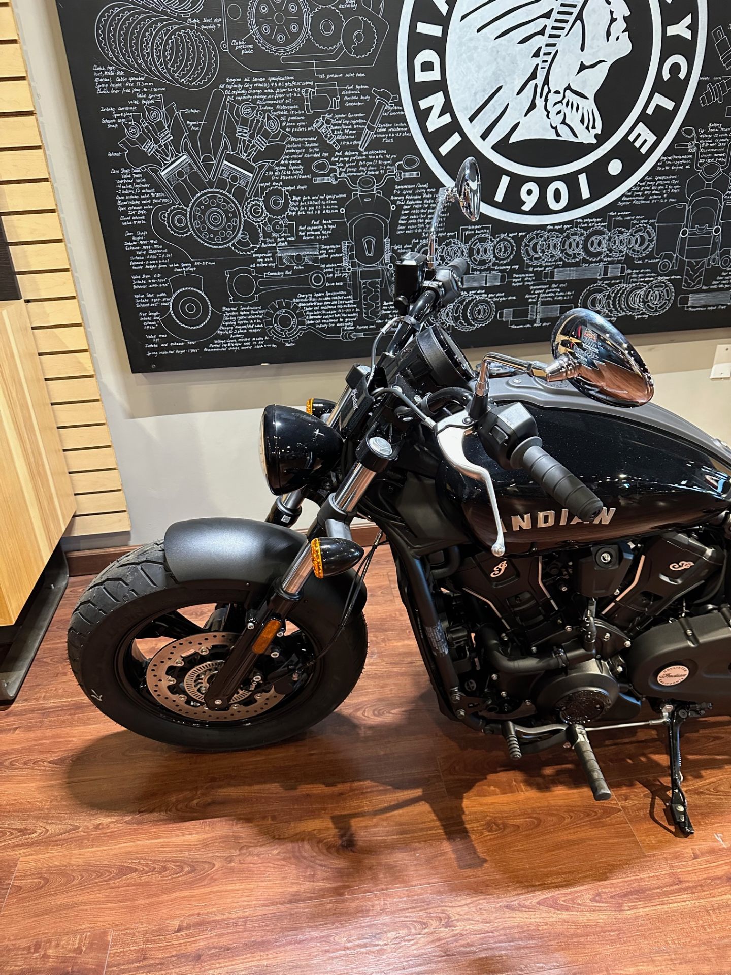 2025 Indian Motorcycle Scout® Sixty Bobber in Hollister, California - Photo 6