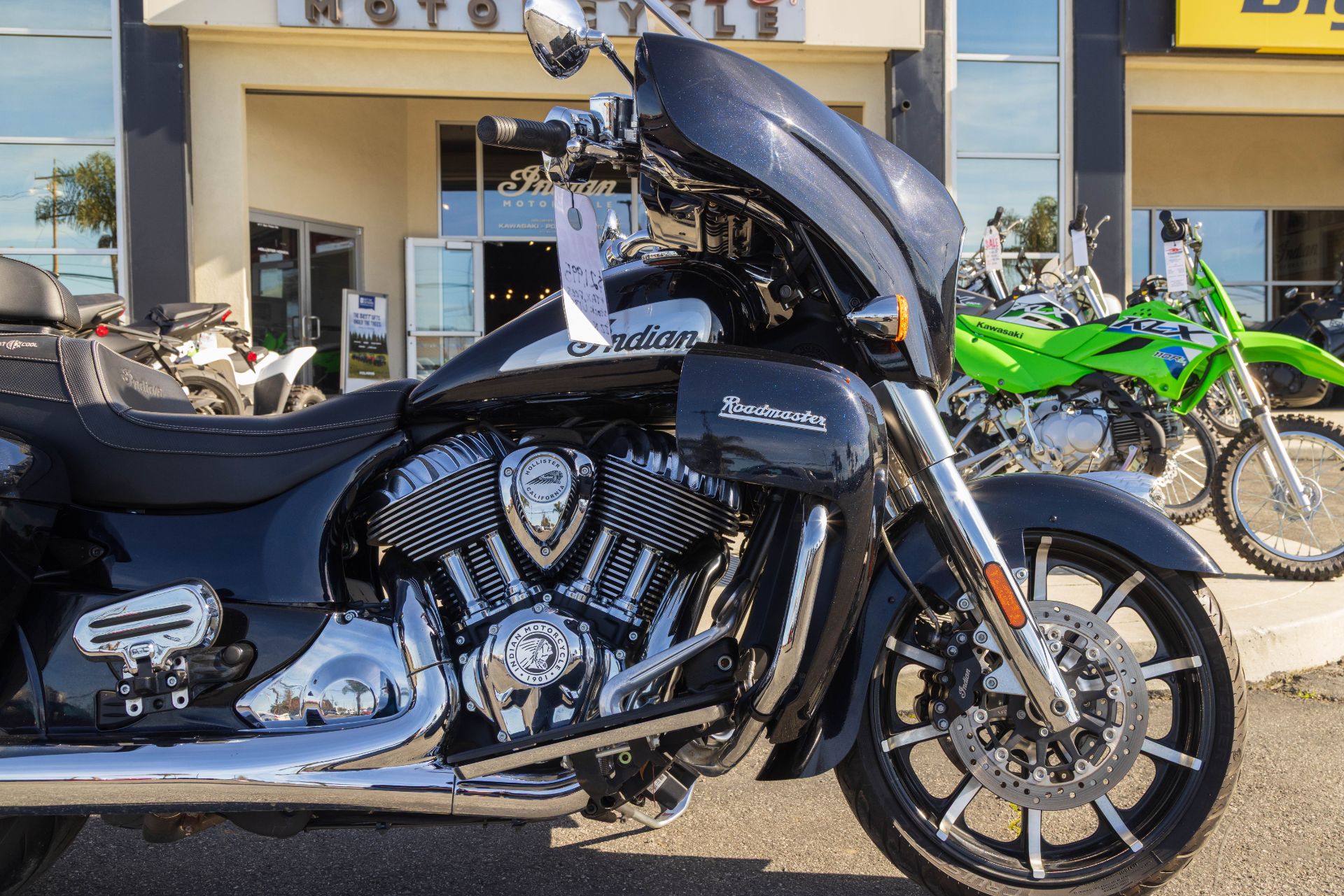 2022 Indian Motorcycle Roadmaster® Limited in Hollister, California - Photo 2