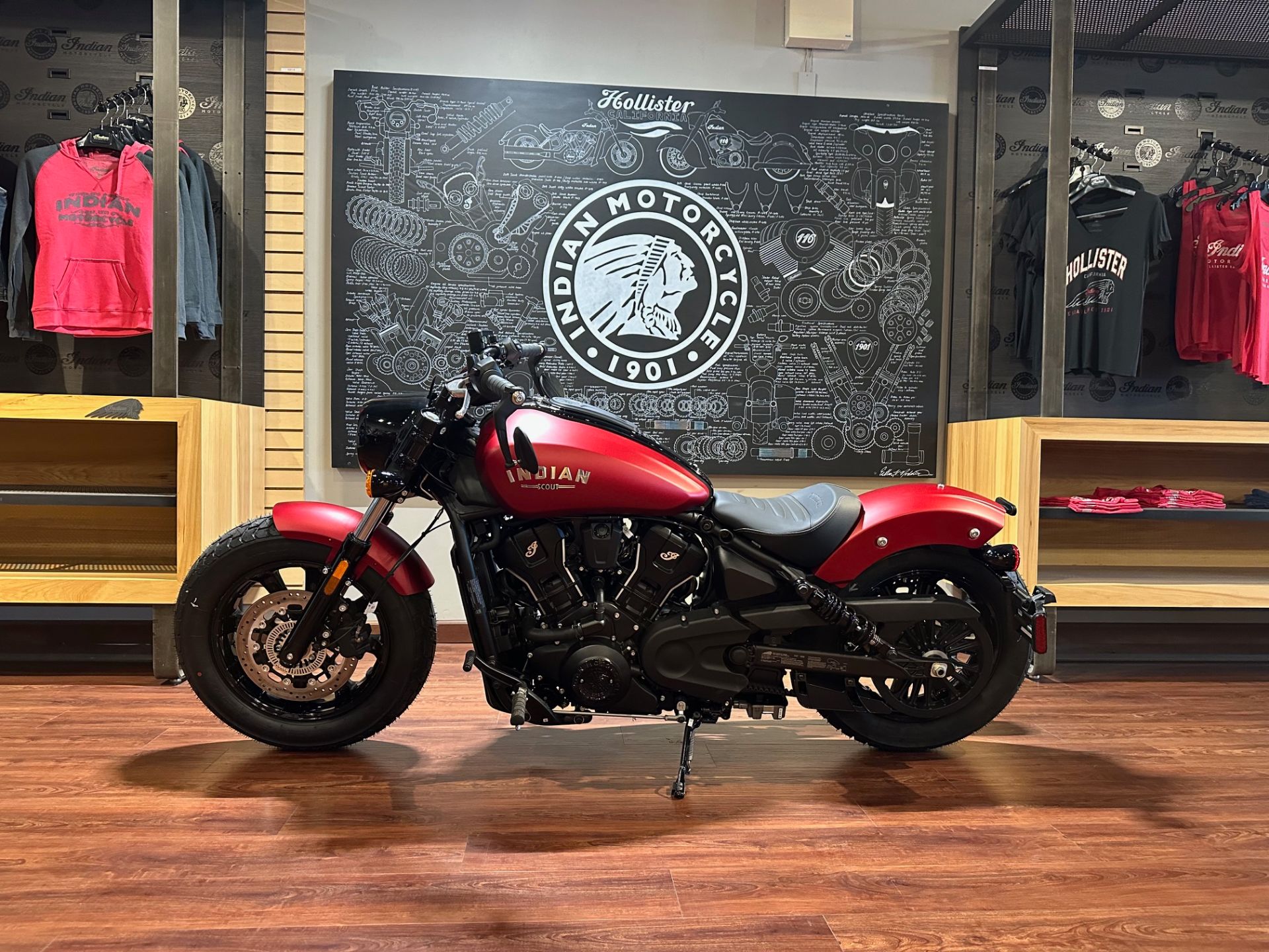 2025 Indian Motorcycle Scout® Bobber Limited +Tech in Hollister, California - Photo 2