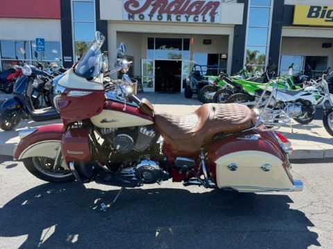 2016 Indian Motorcycle Roadmaster® in Hollister, California - Photo 2