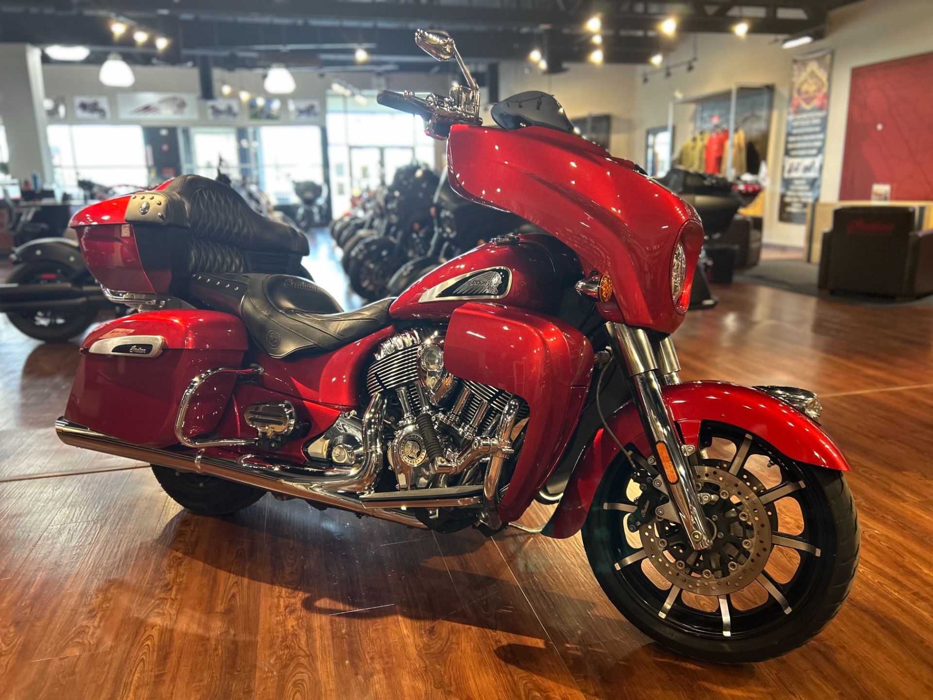 2019 Indian Motorcycle Chieftain® Limited ABS in Hollister, California - Photo 2