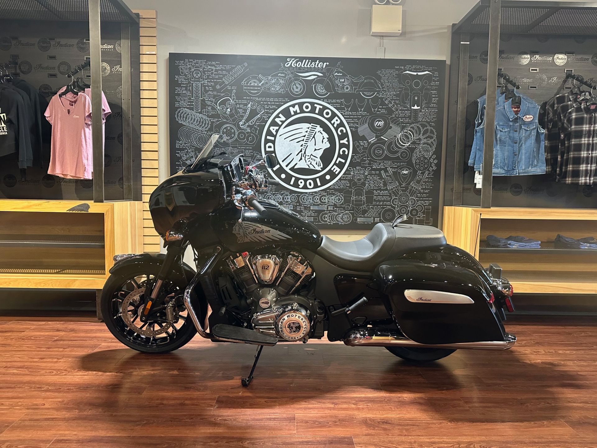 2025 Indian Motorcycle Chieftain® PowerPlus Limited with 112 in Hollister, California - Photo 2