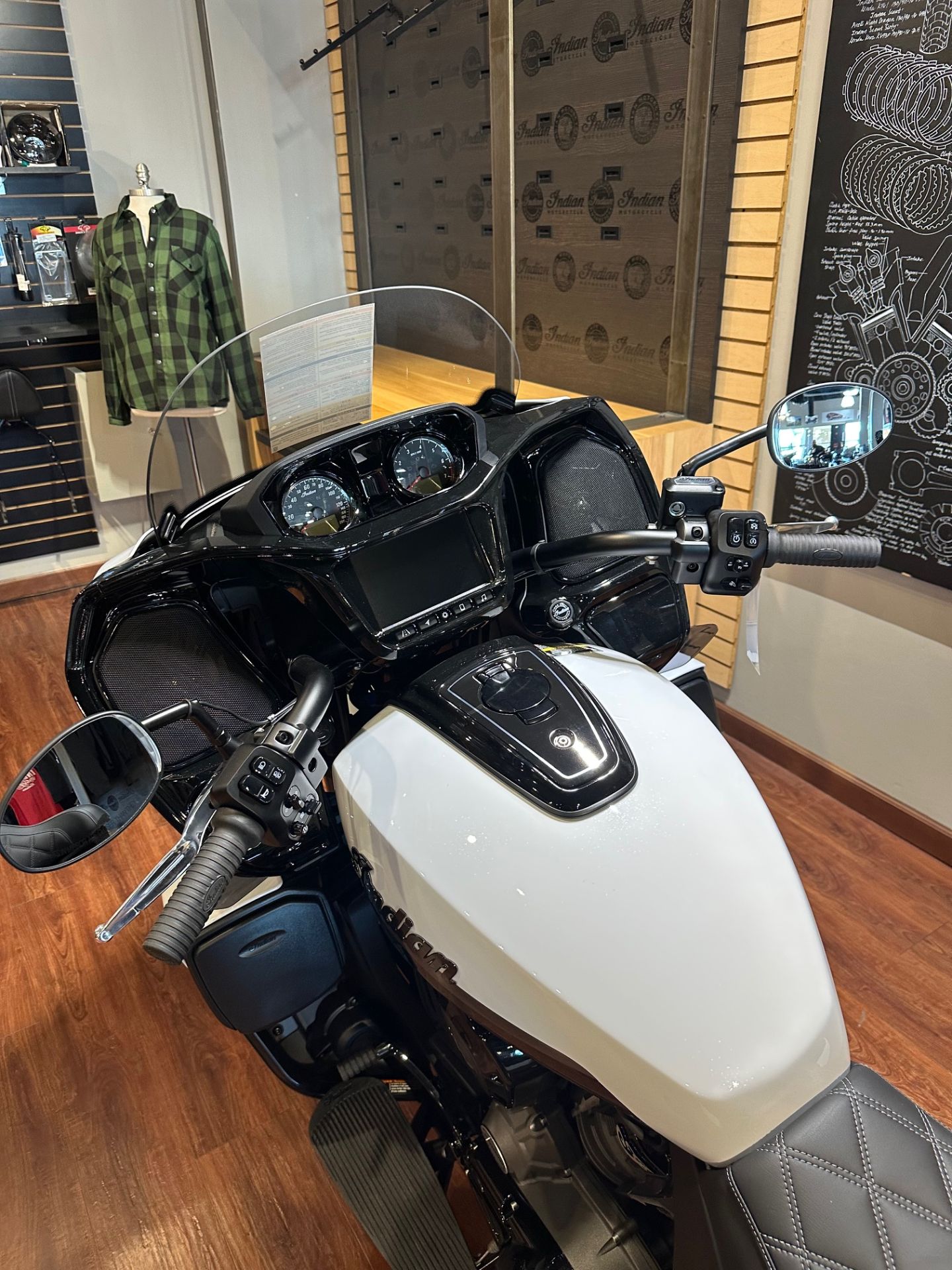 2025 Indian Motorcycle Pursuit® Dark Horse® with 112 and Powerband Audio Package in Hollister, California - Photo 7