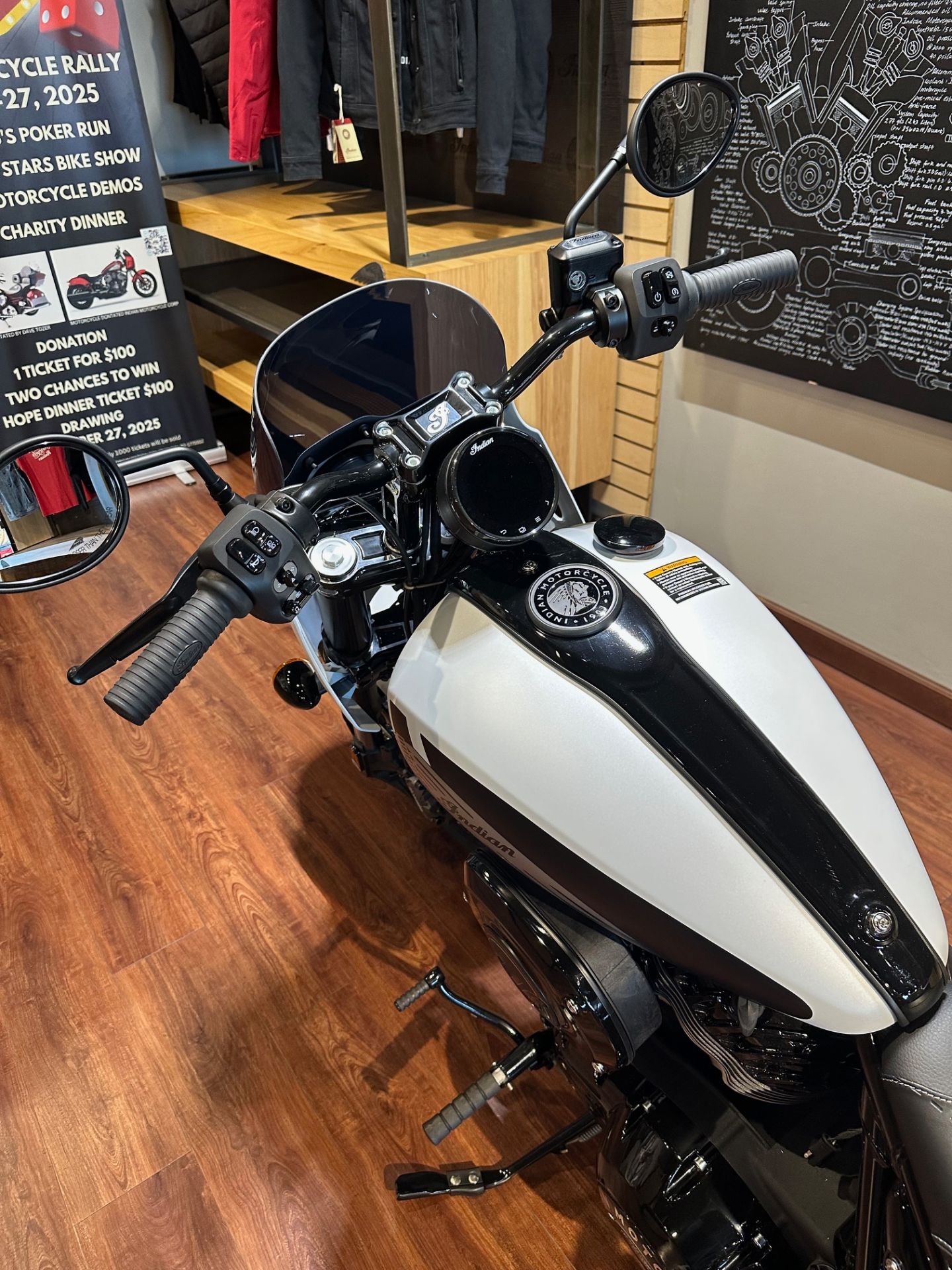 2025 Indian Motorcycle Sport Chief in Hollister, California - Photo 7