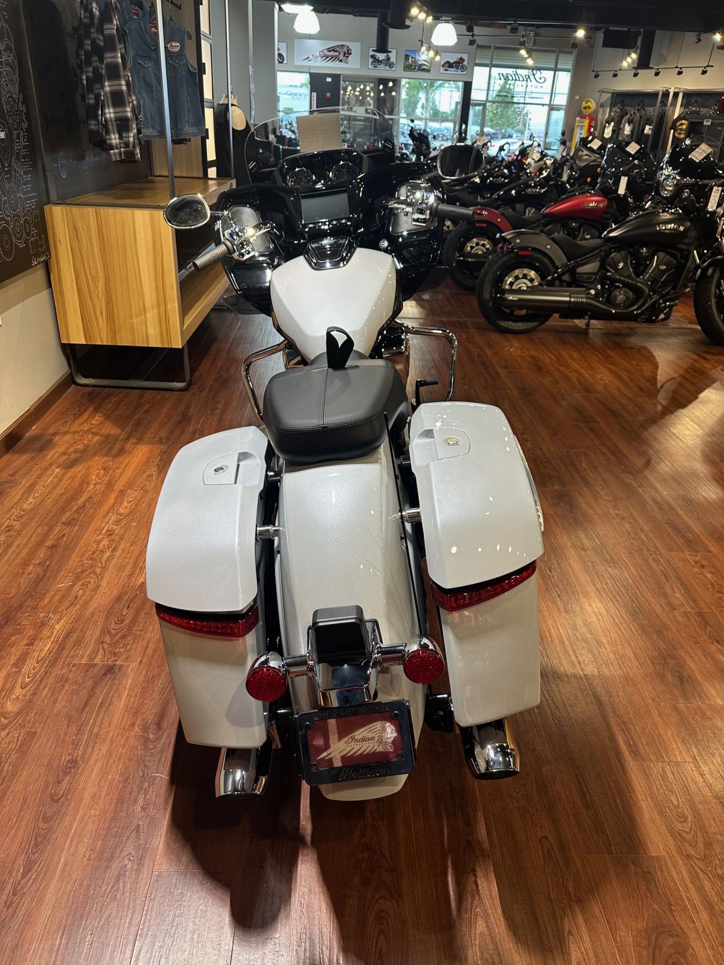2025 Indian Motorcycle Challenger® Limited 112 in Hollister, California - Photo 4