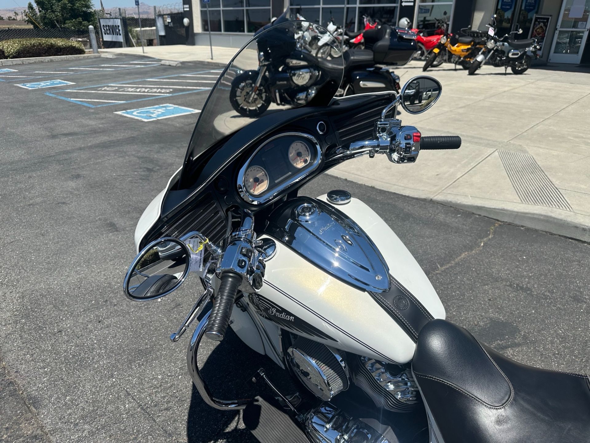 2015 Indian Motorcycle CHIEFTAIN in Hollister, California - Photo 11