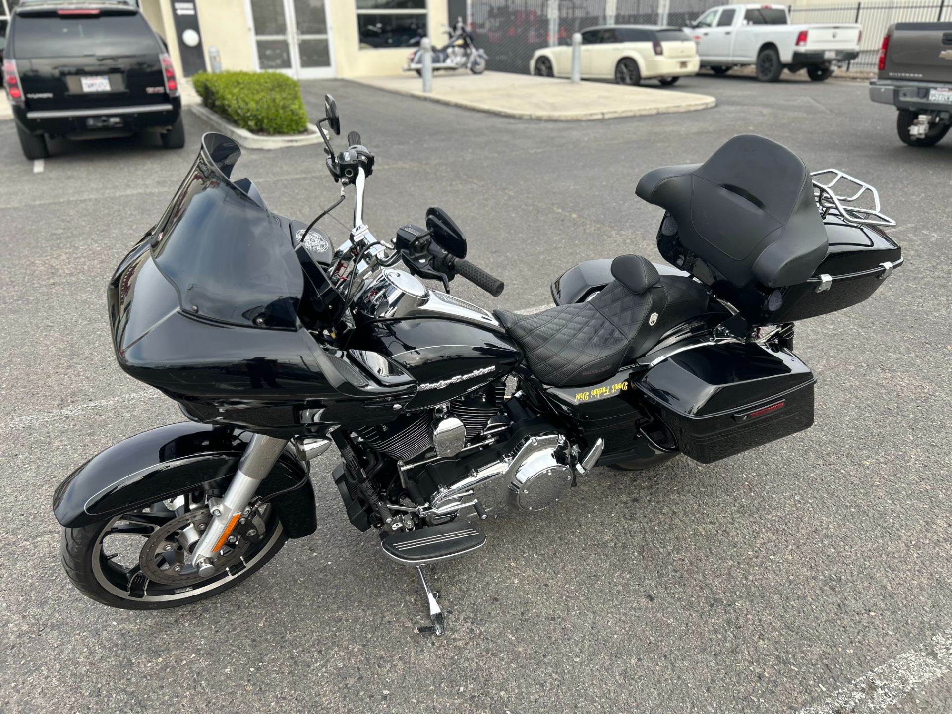 2015 Harley-Davidson Road Glide® Special in Hollister, California - Photo 2