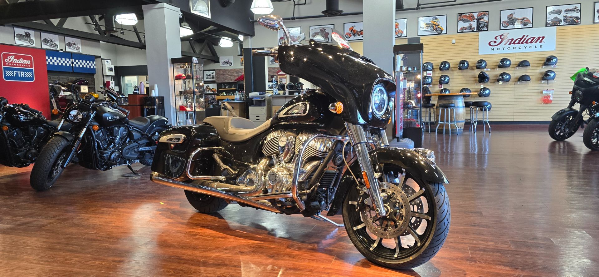 2022 Indian Motorcycle Chieftain® Limited in Hollister, California - Photo 2