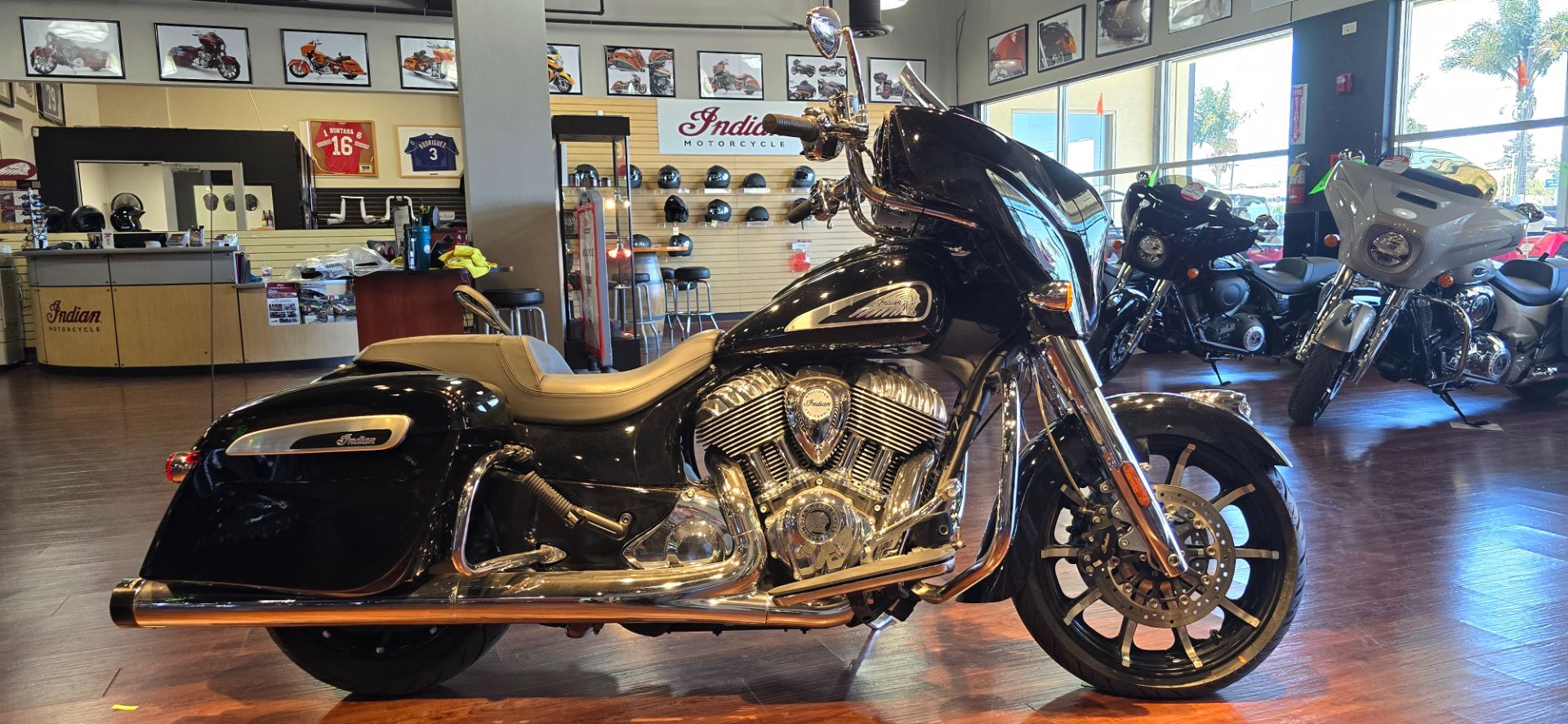 2022 Indian Motorcycle Chieftain® Limited in Hollister, California - Photo 5
