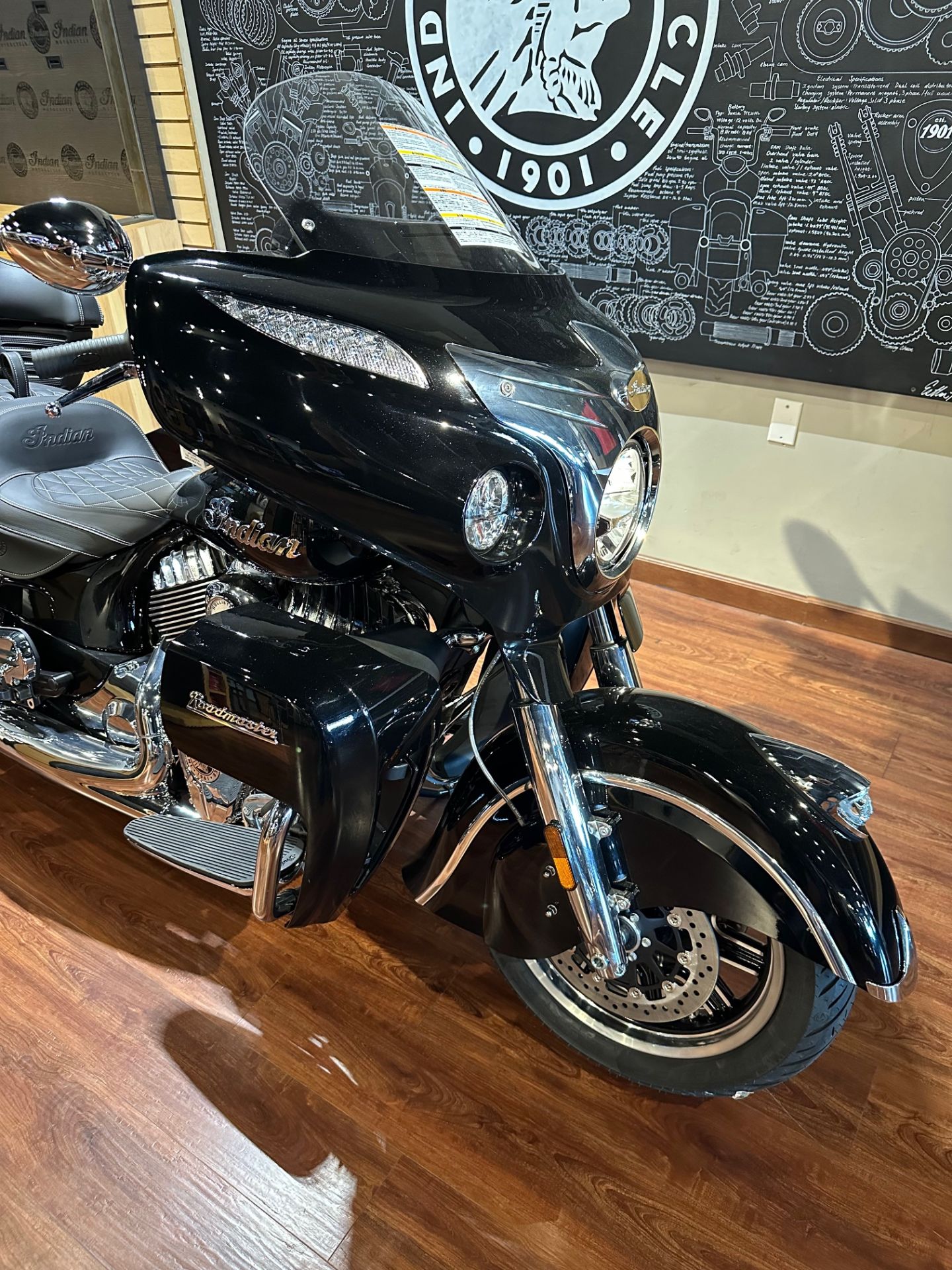 2025 Indian Motorcycle Roadmaster® in Hollister, California - Photo 10